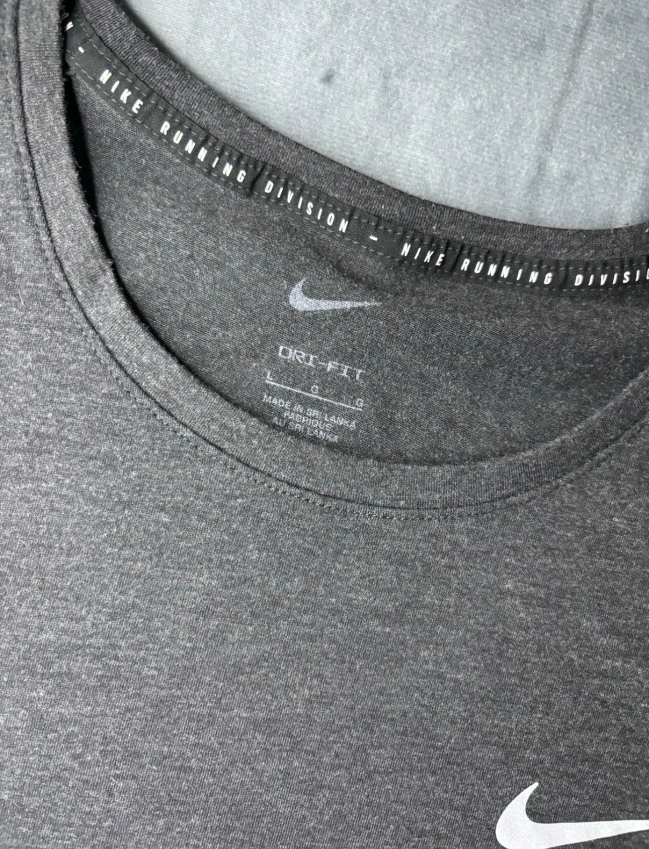 Nike Run Division Core Tshirt (L)