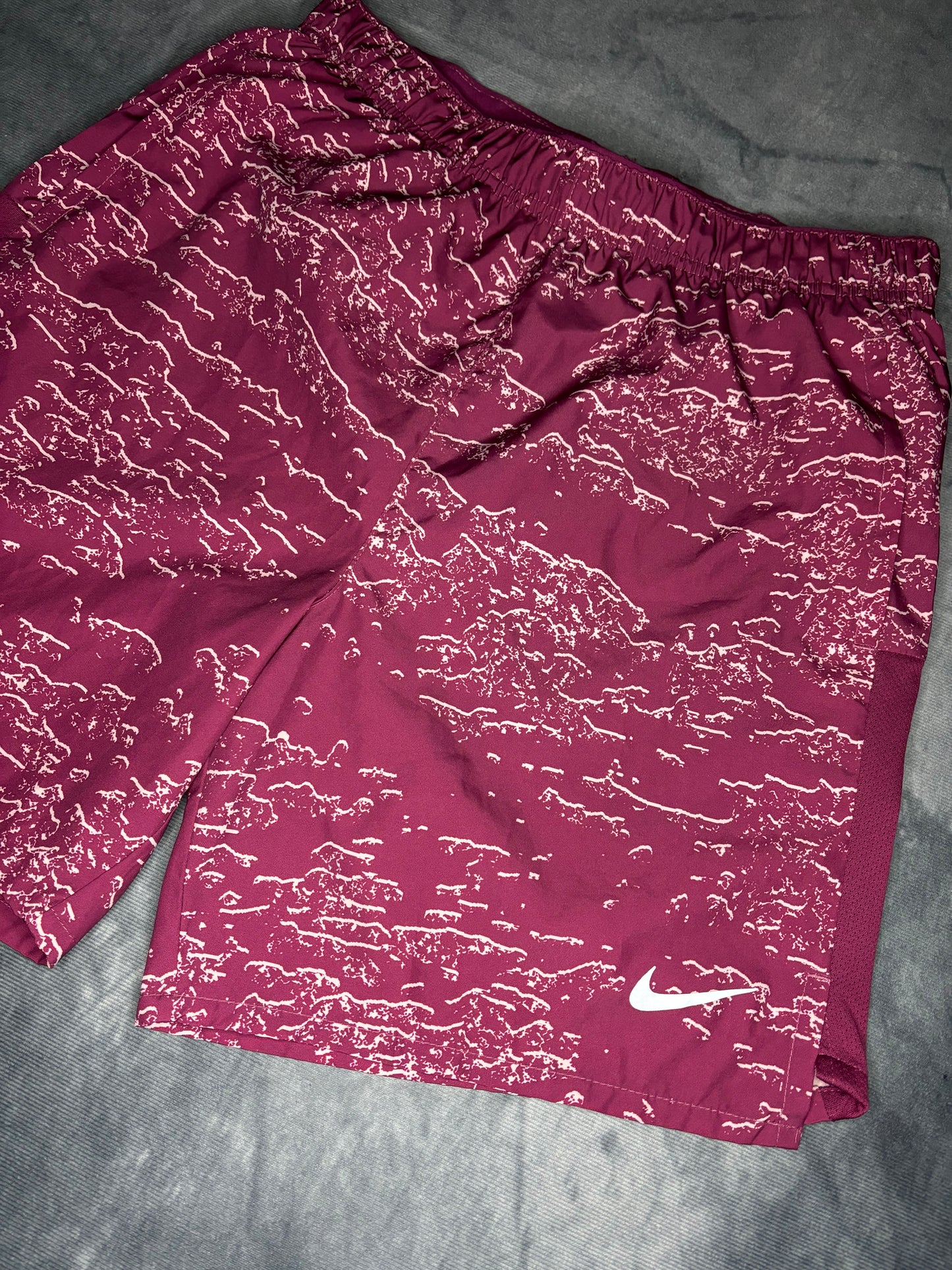 Nike Dri-Fit Challenger Shorts (S)