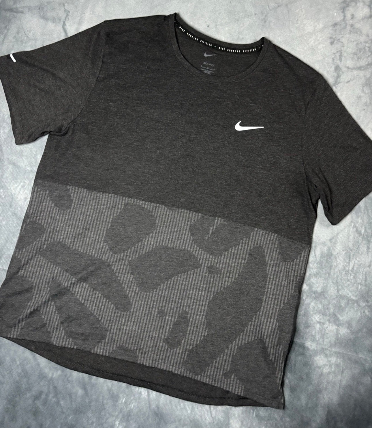 Nike Run Division Core Tshirt (L)