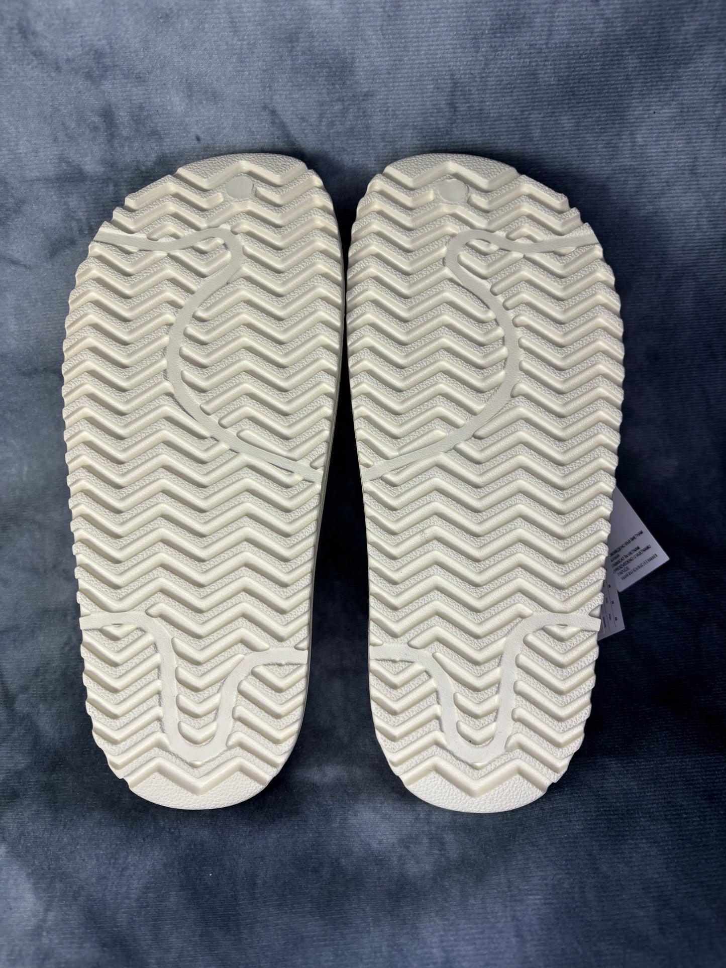 Adidas Campus 00s Slides (UK5)