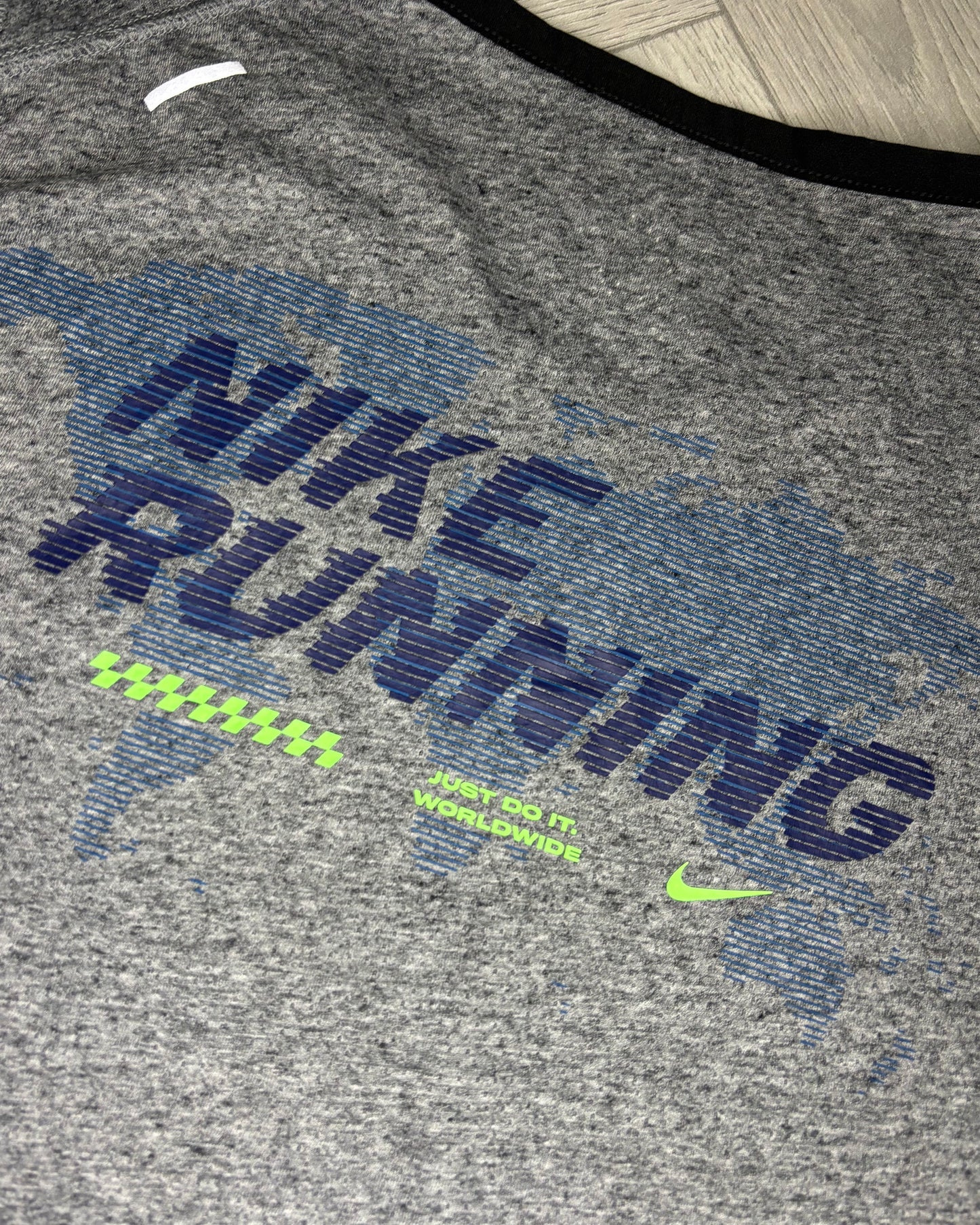 Nike Rise 365 Future Fast Tshirt (L)