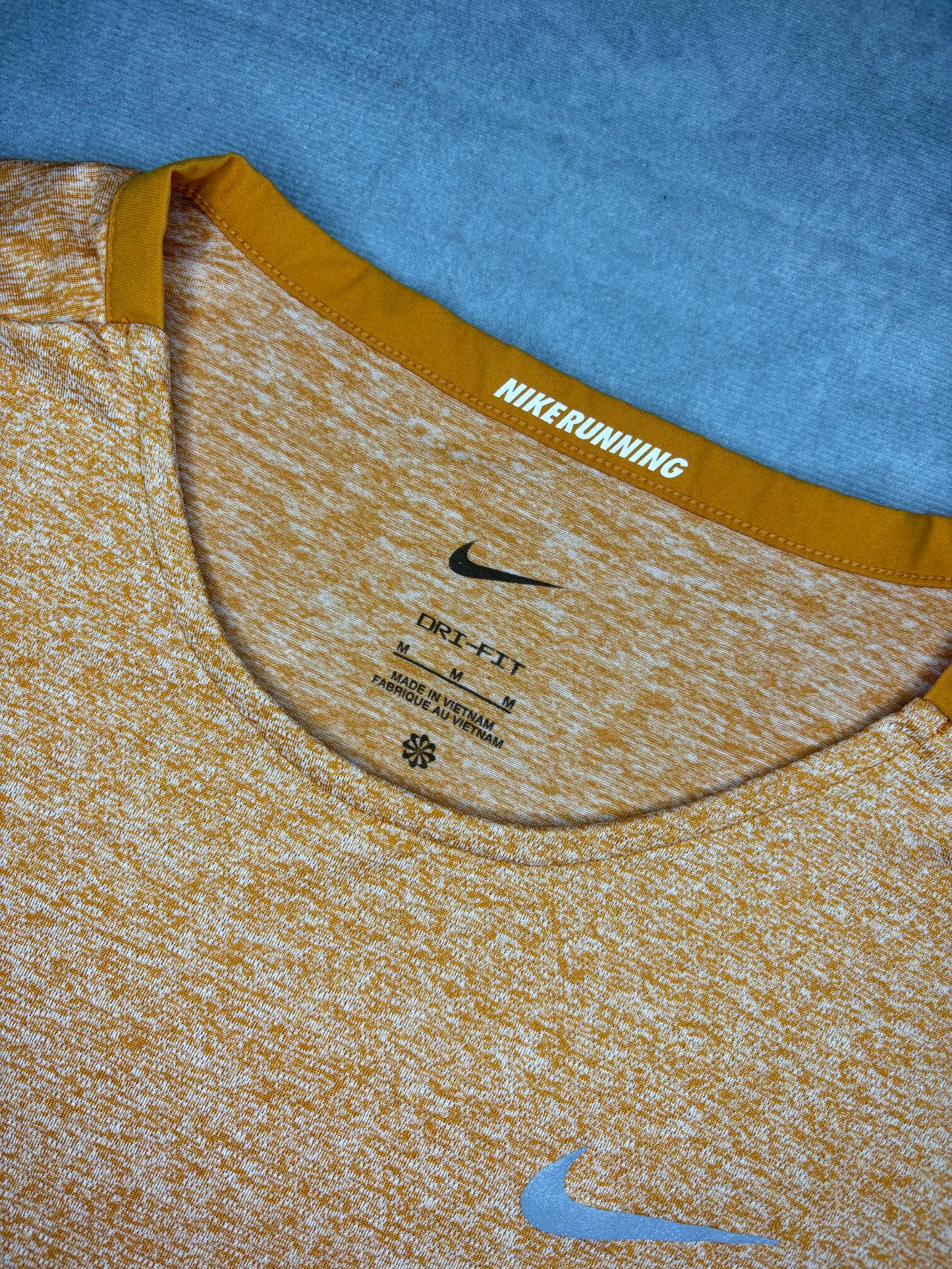 Nike Dri-Fit Rise 365 T-shirt (M)