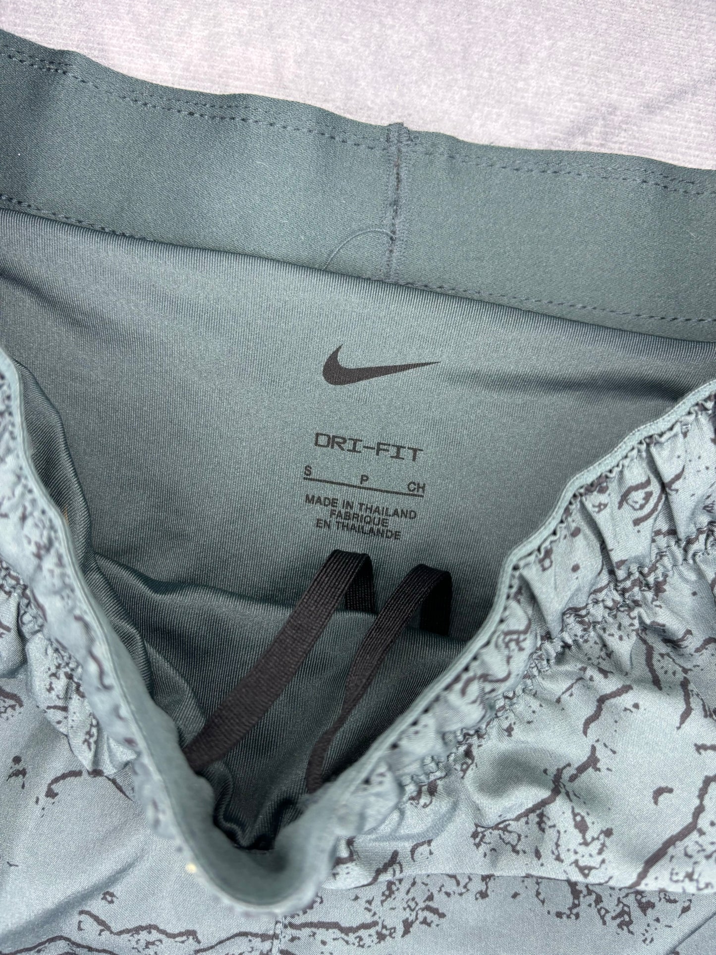 Nike Dri-Fit Challenger Shorts (S)