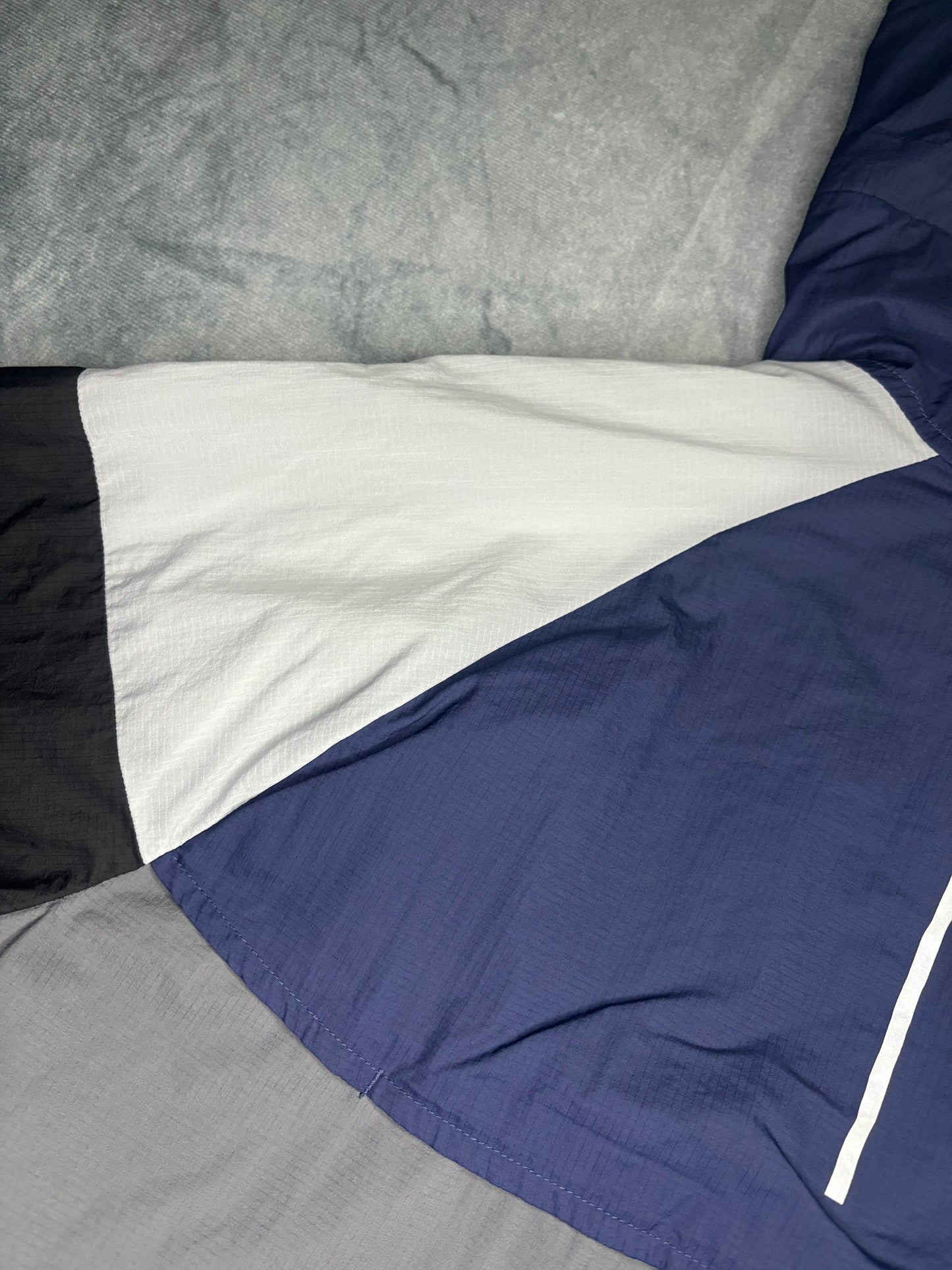 Nike Impossibly Light Windrunner (M)