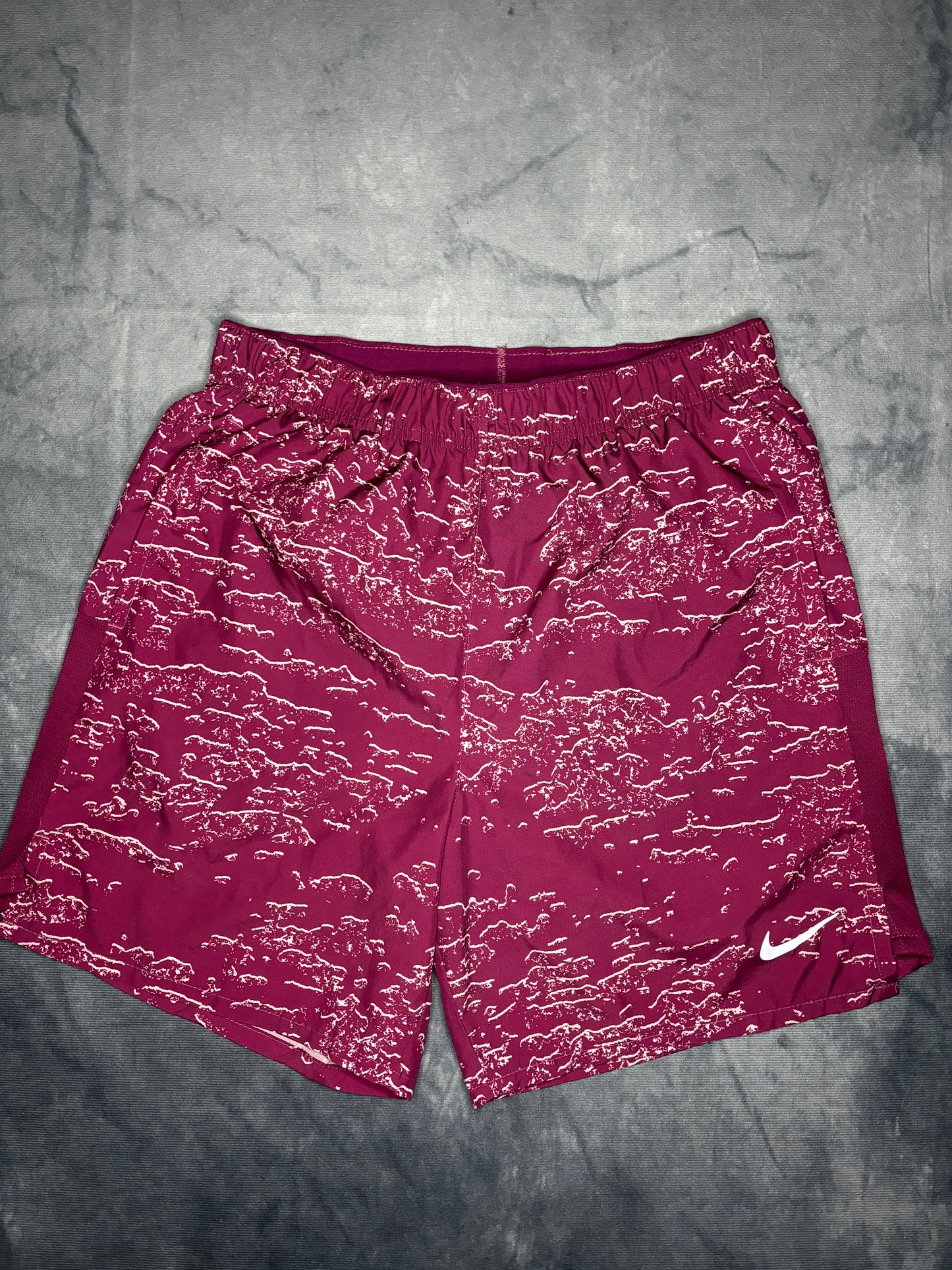 Nike Dri-Fit Challenger Shorts (S)