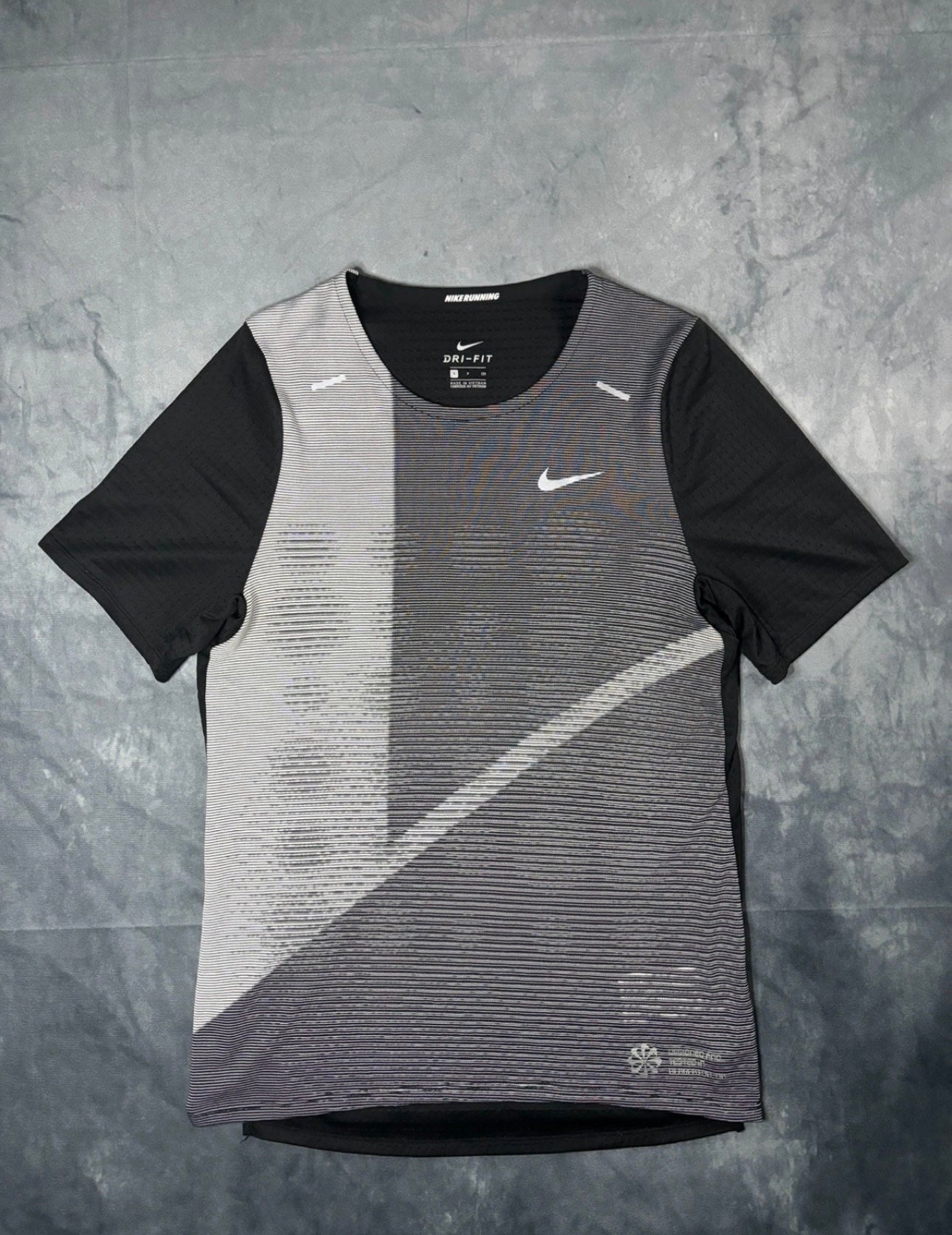 Nike Dri-Fit Rise 365 Future Fast Tshirt (S)