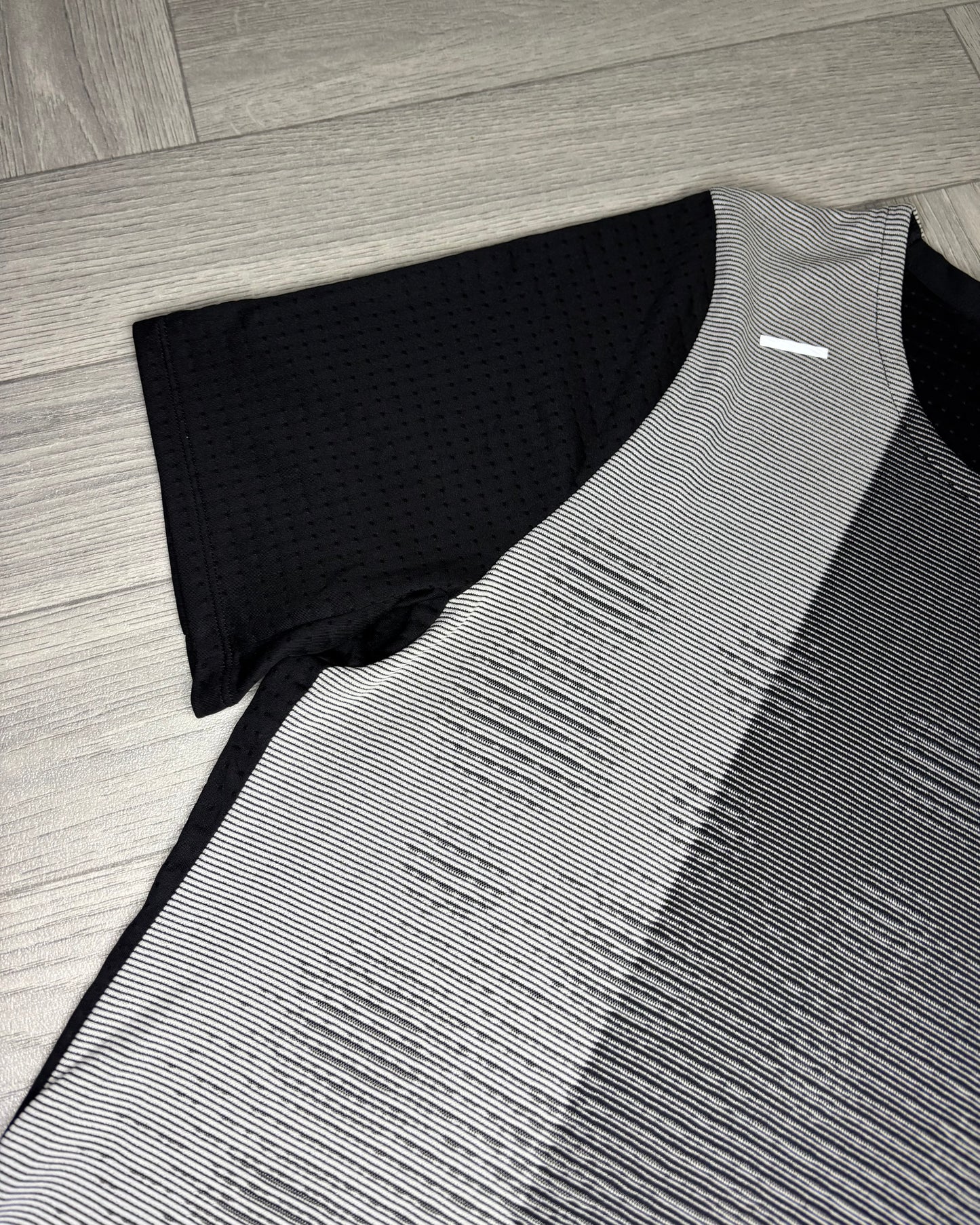 Nike Rise 365 Future Fast Tshirt (S)
