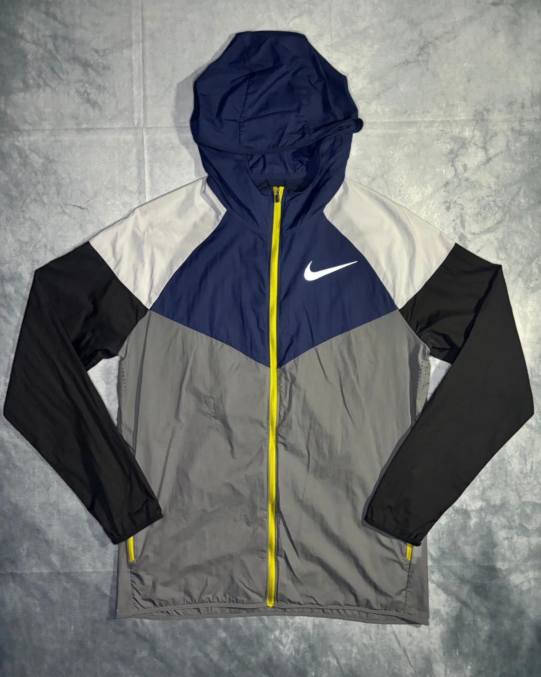Nike Impossibly Light Windrunner (M)