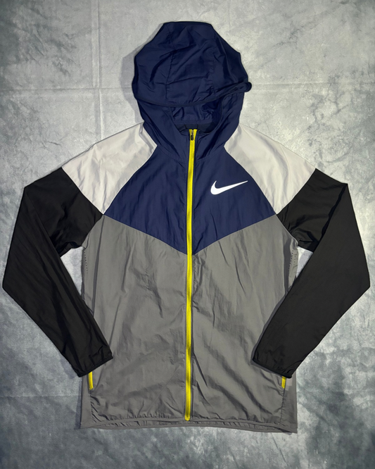 Nike Impossibly Light Windrunner (M)
