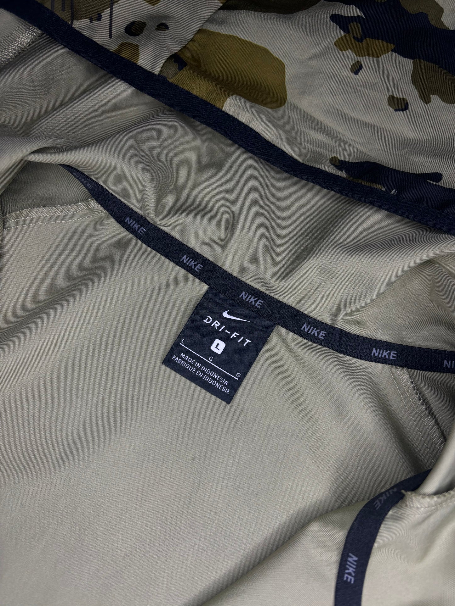 Nike Dri-Fit Camo Woven Training Jacket (L)