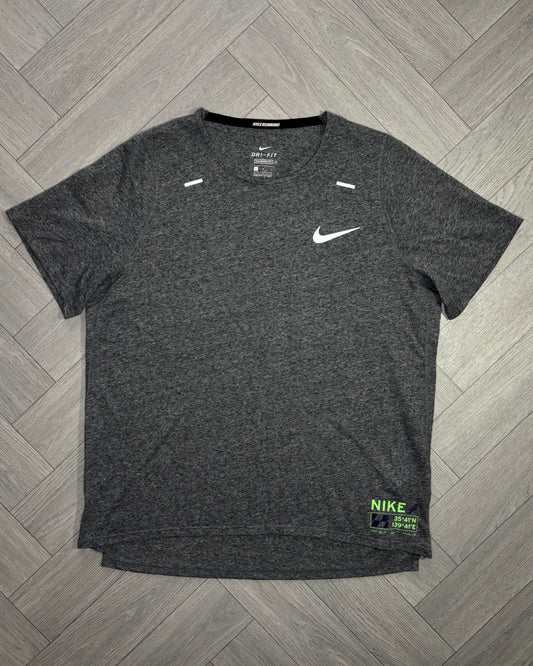 Nike Rise 365 Future Fast Tshirt (L)