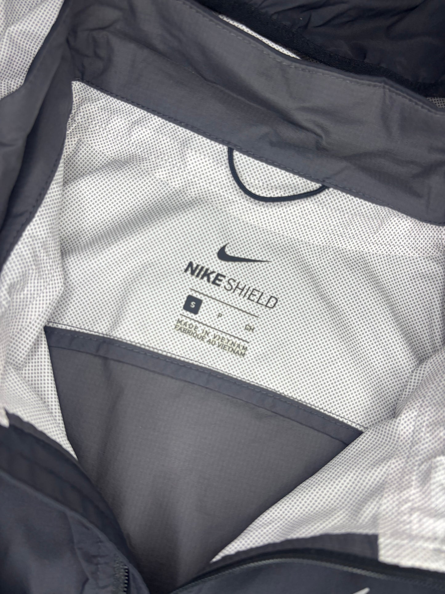 Nike Shield Lightweight Jacket (S)