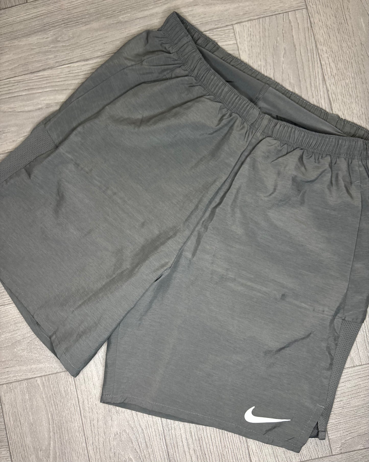 Nike Challenger Running Shorts (S)