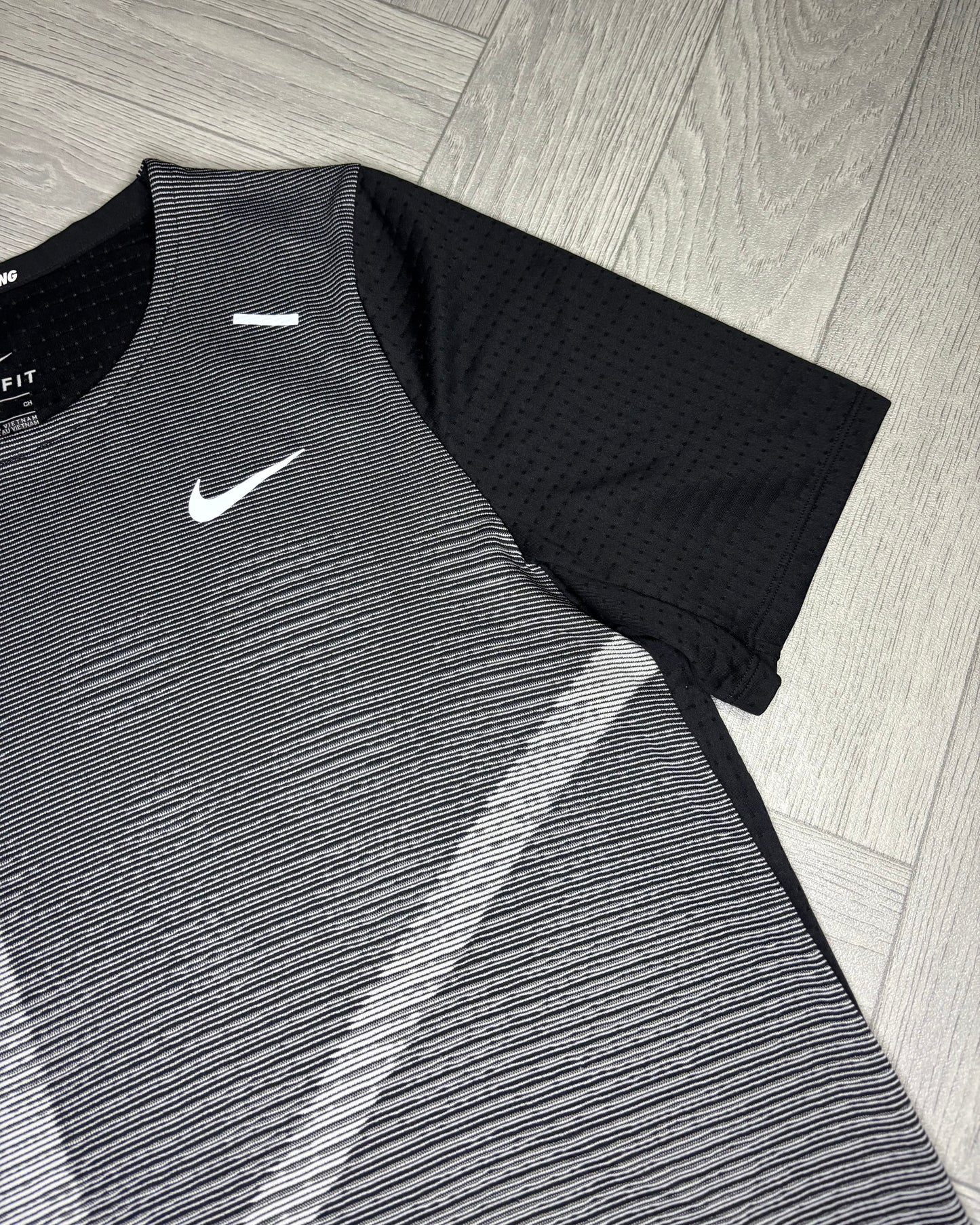 Nike Rise 365 Future Fast Tshirt (S)