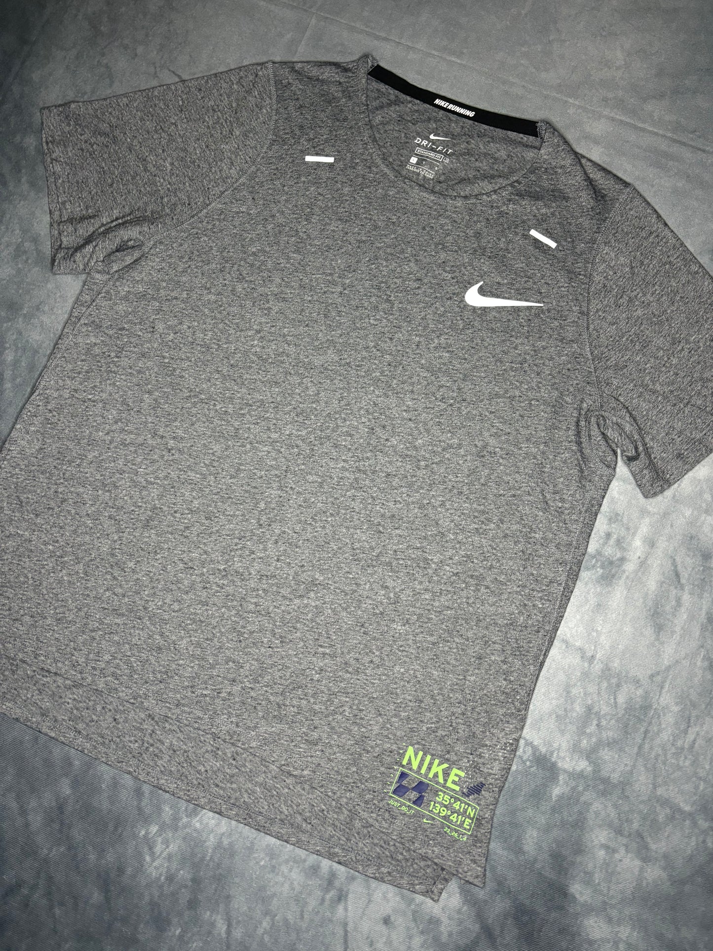 Nike Dri-Fit Rise 365 Future Fast Tshirt (L)