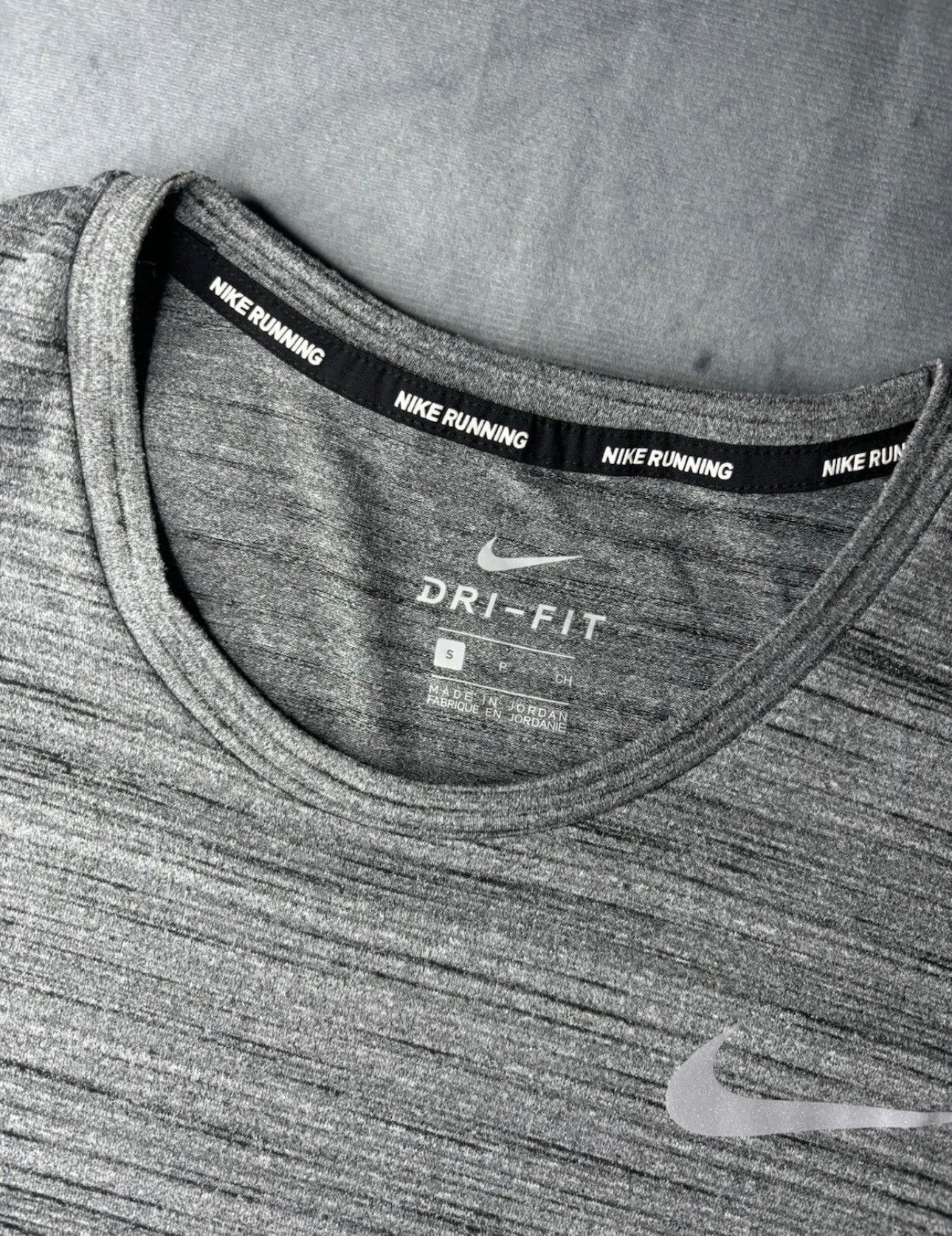 Nike Dri-Fit Essential Miler Tshirt (S)