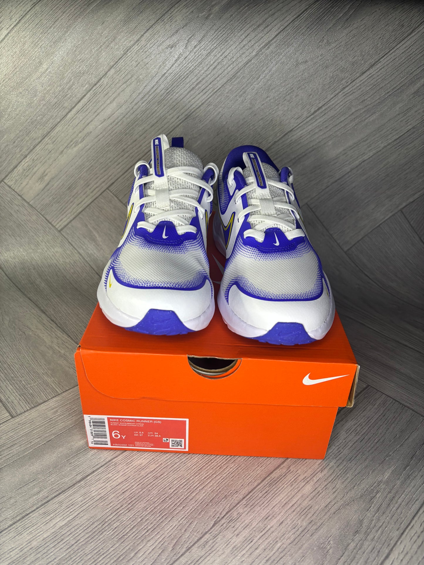 Nike Cosmic Runner Older Kids Running Shoes - UK 5.5
