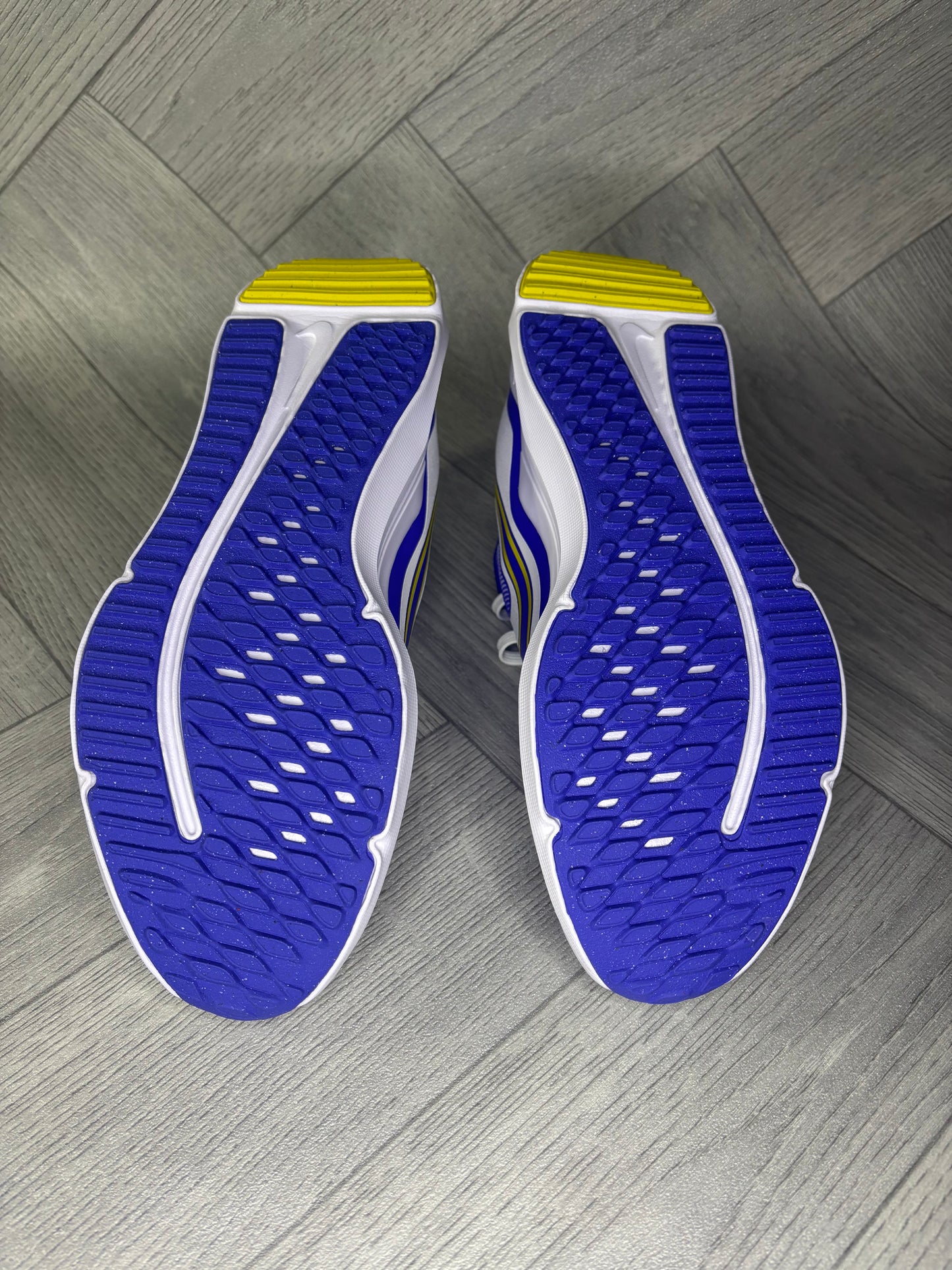 Nike Cosmic Runner Older Kids Running Shoes - UK 5.5