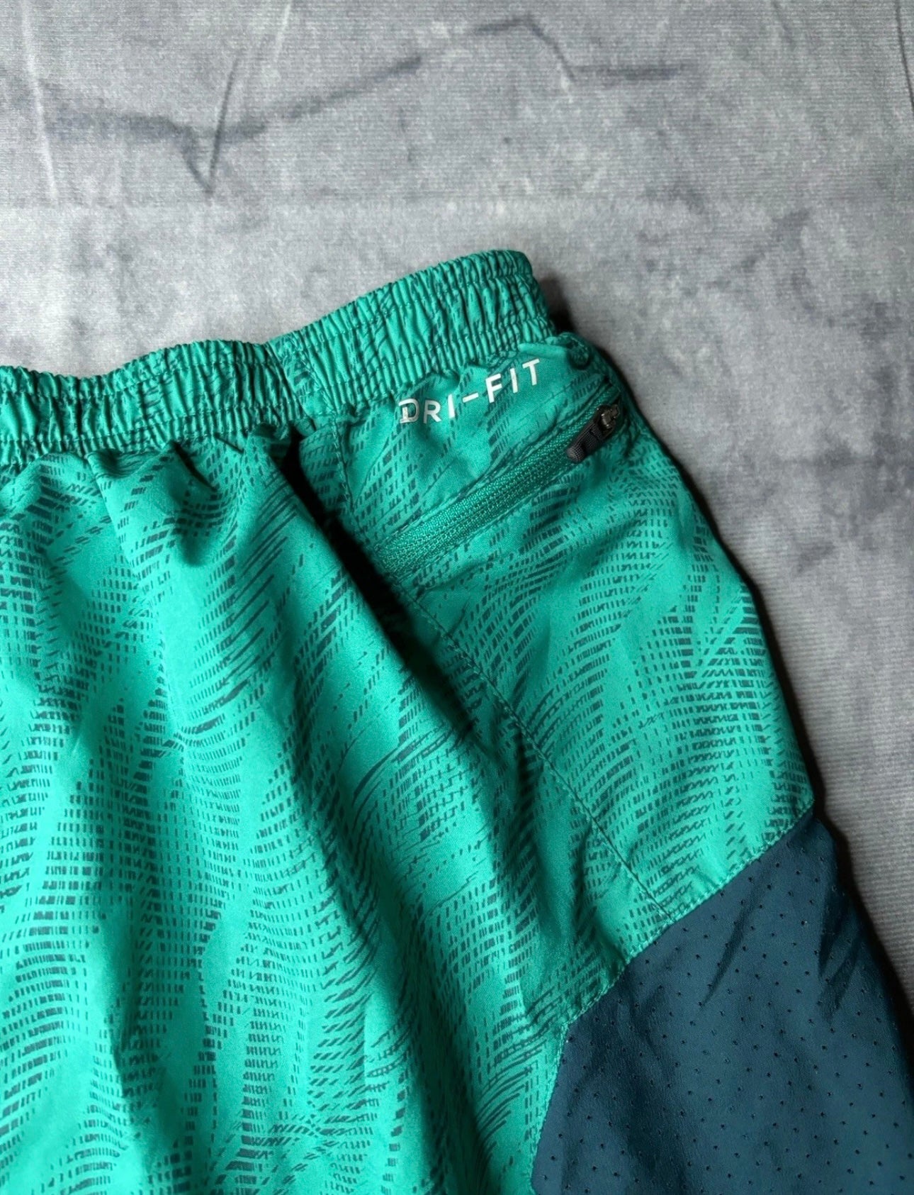 Nike Dri-Fit Running Shorts (M)