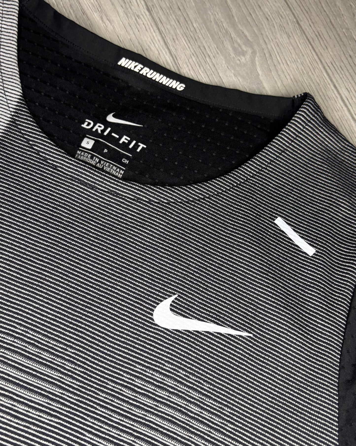 Nike Rise 365 Future Fast Tshirt (S)