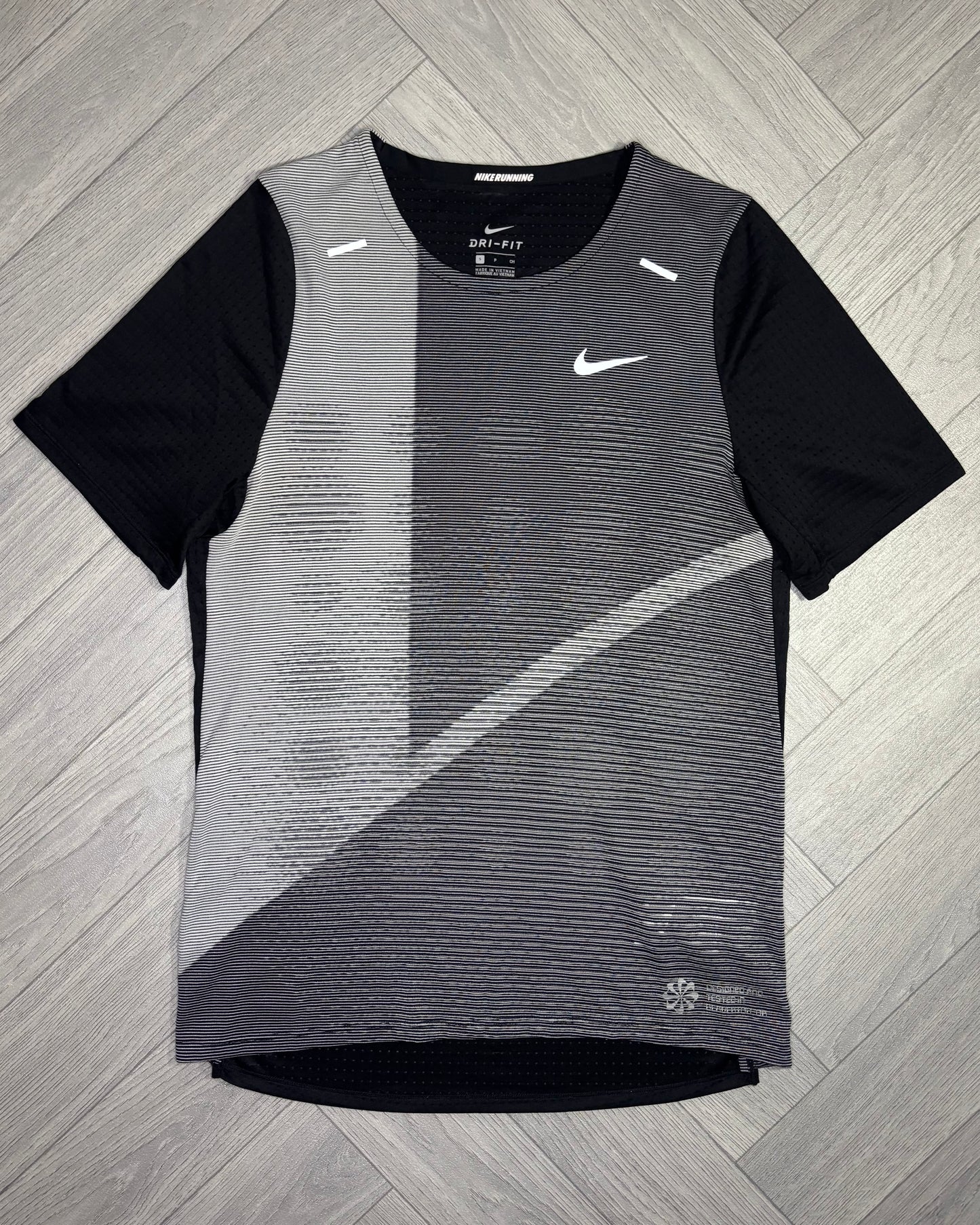 Nike Rise 365 Future Fast Tshirt (S)