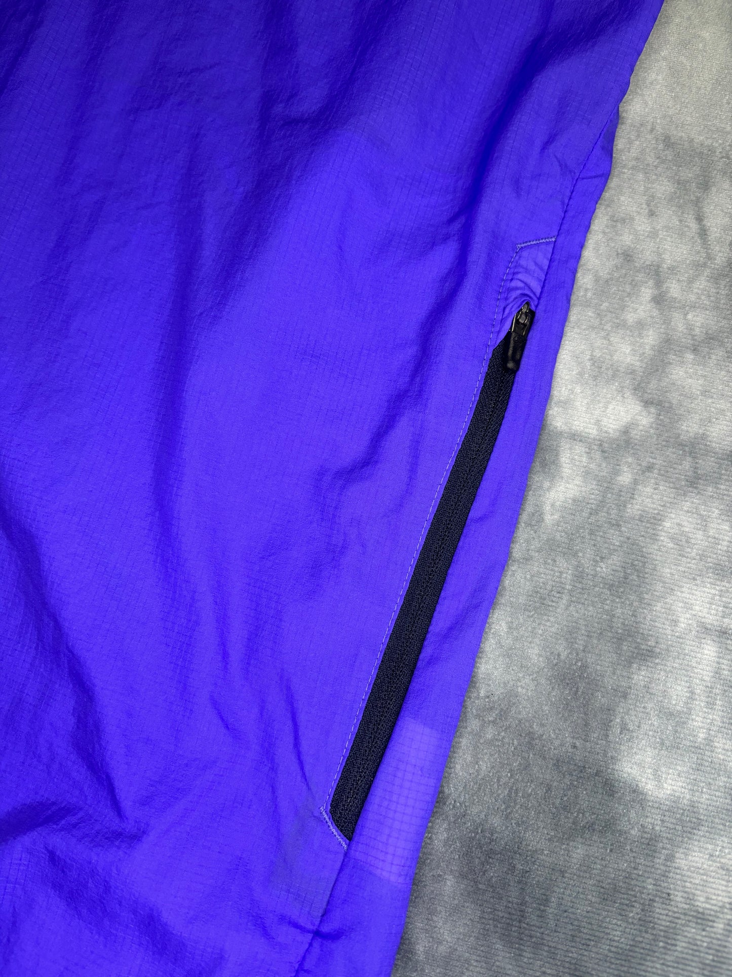 Nike Impossibly Light ‘Greedy’ Jacket (L)