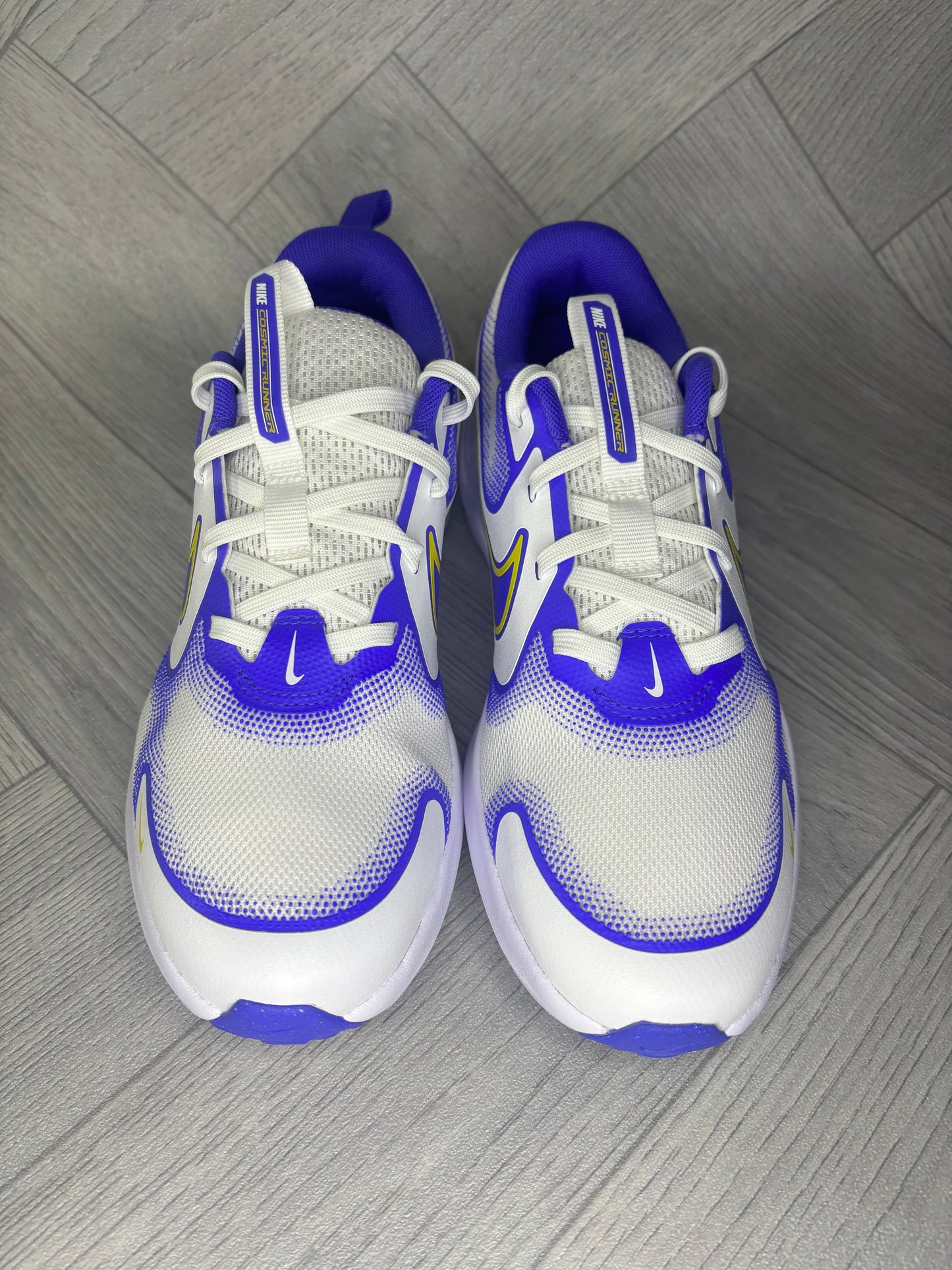 Nike Cosmic Runner Older Kids Running Shoes - UK 5.5