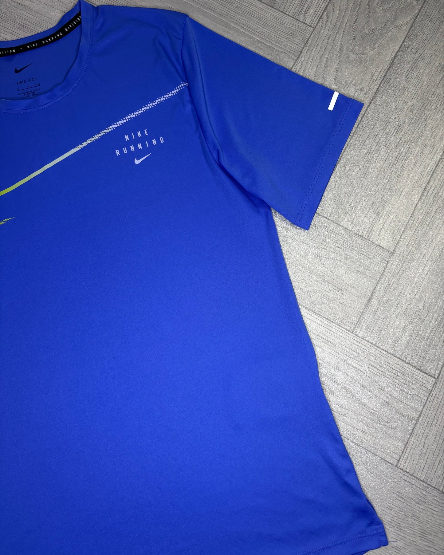 Nike Run Division Tshirt (S)