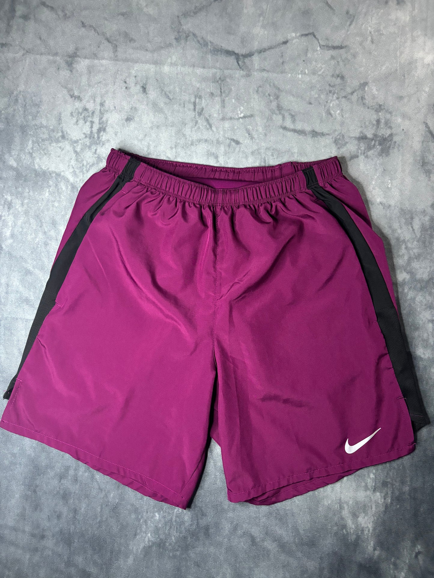 Nike Dri-Fit Challenger Shorts (S)