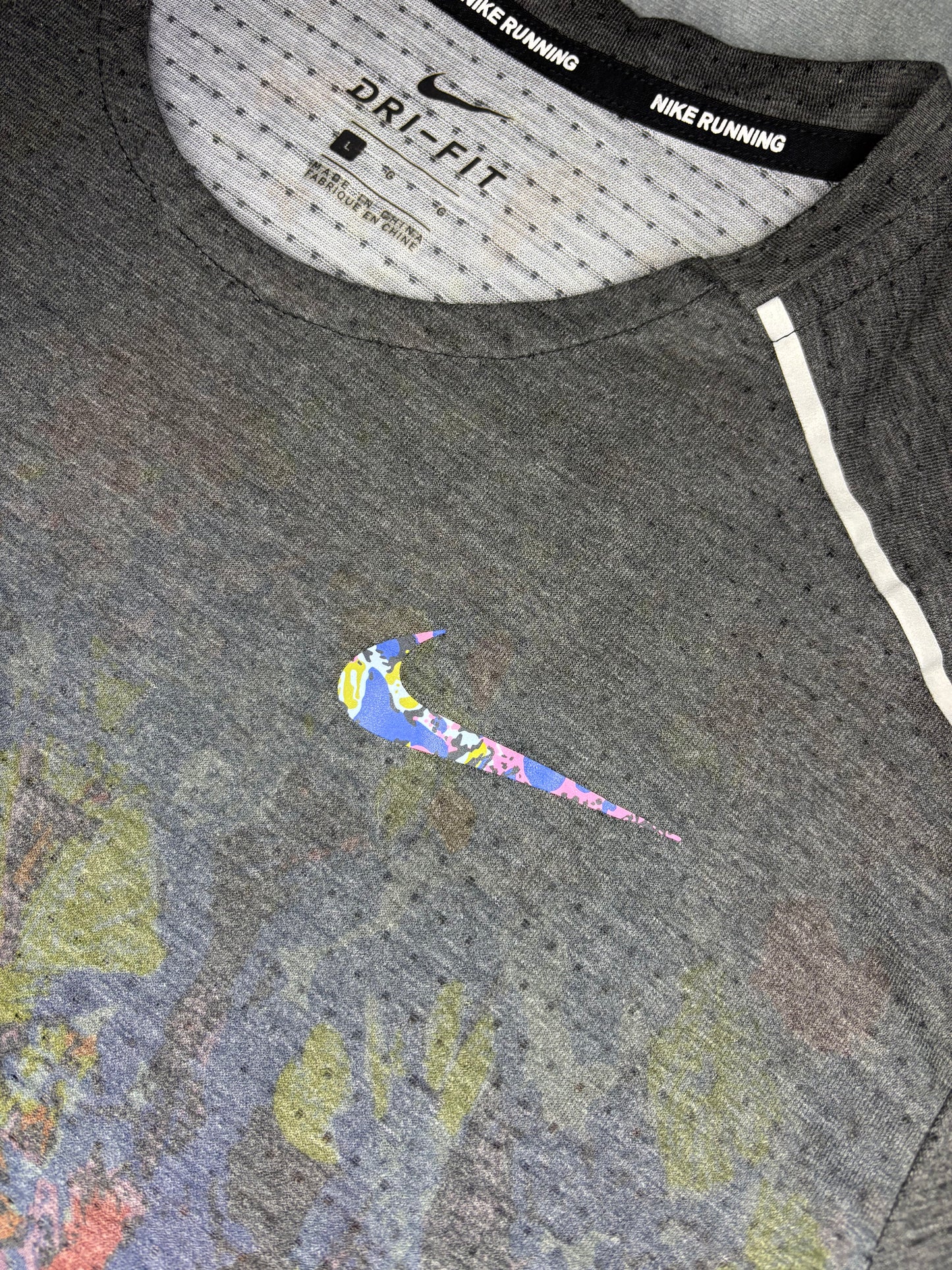 Nike Miler 1.0 Floral Tshirt (L)