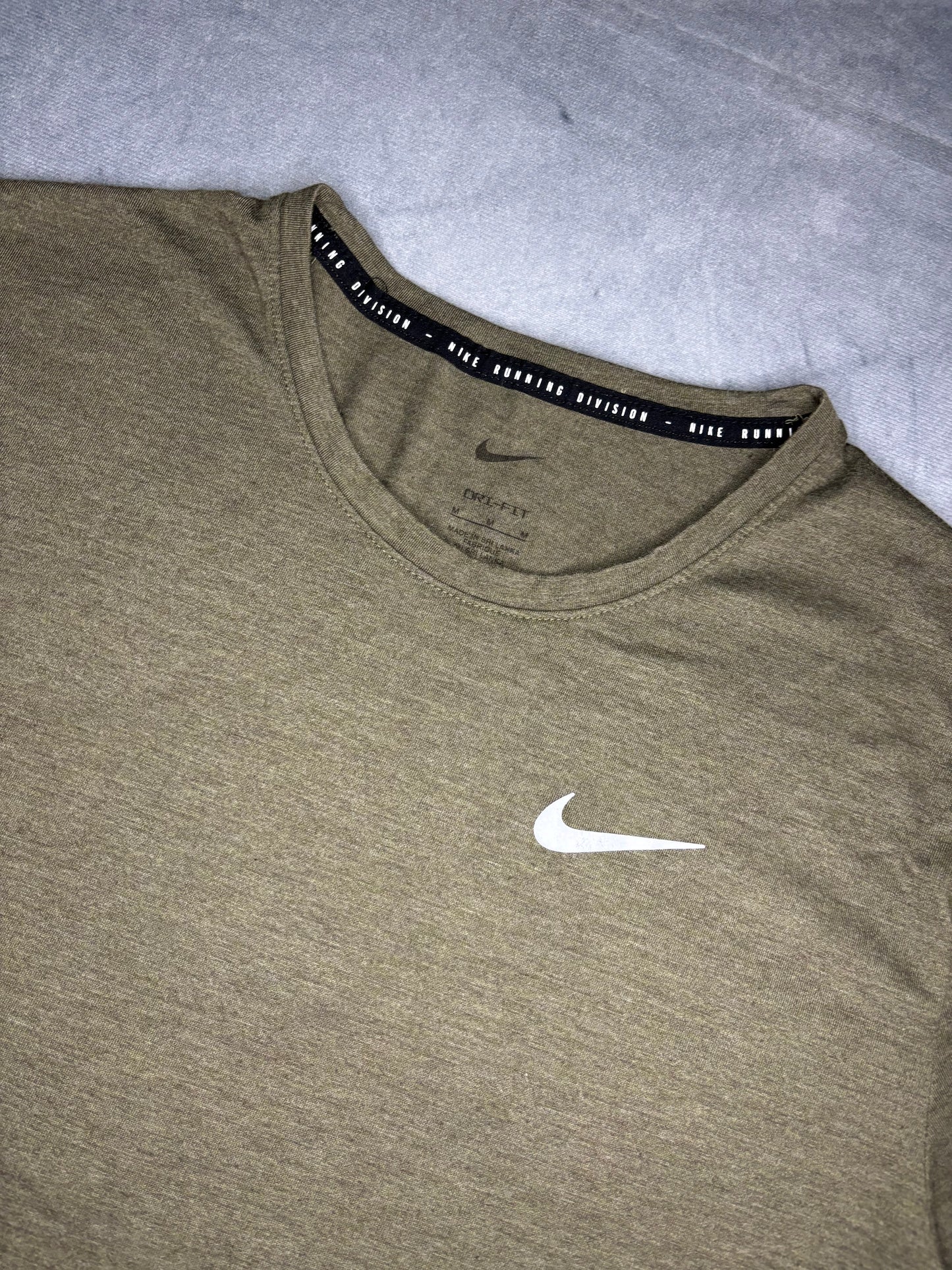 Nike Run Division Core Tshirt (M)