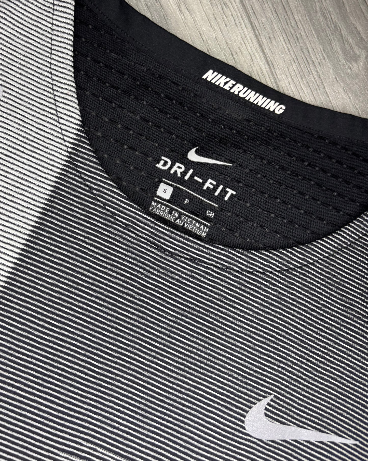 Nike Rise 365 Future Fast Tshirt (S)