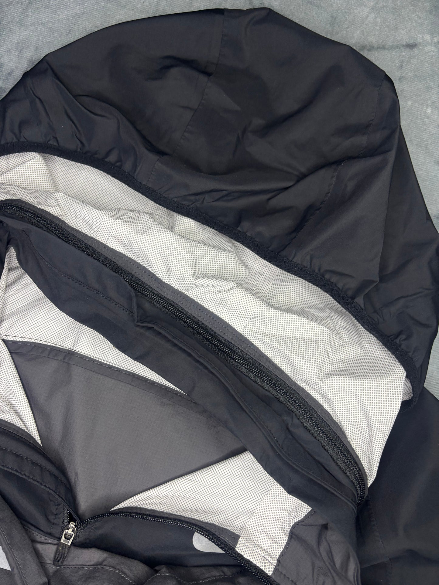 Nike Shield Lightweight Jacket (S)