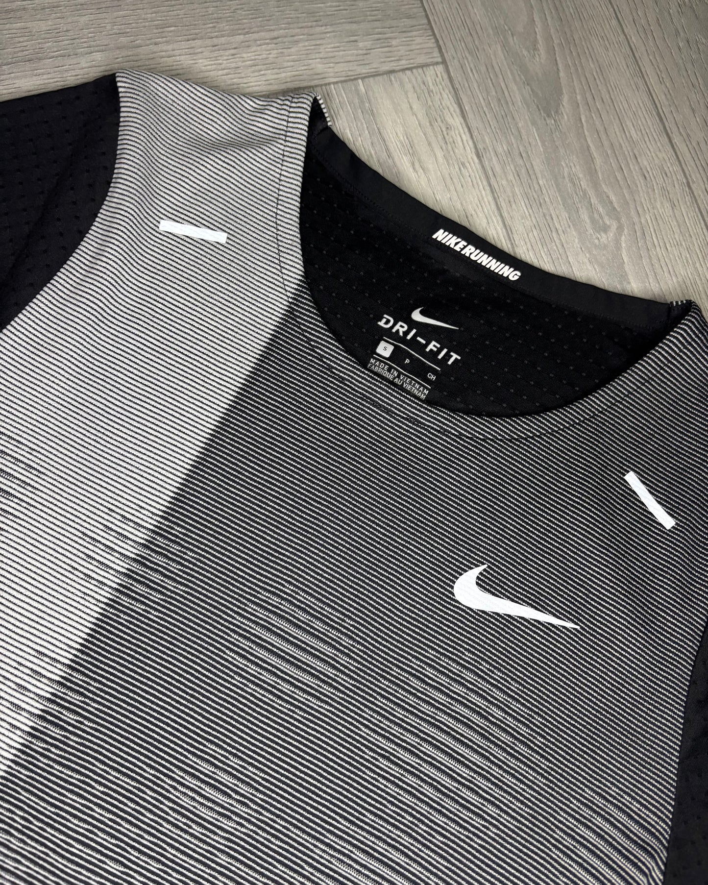 Nike Rise 365 Future Fast Tshirt (S)
