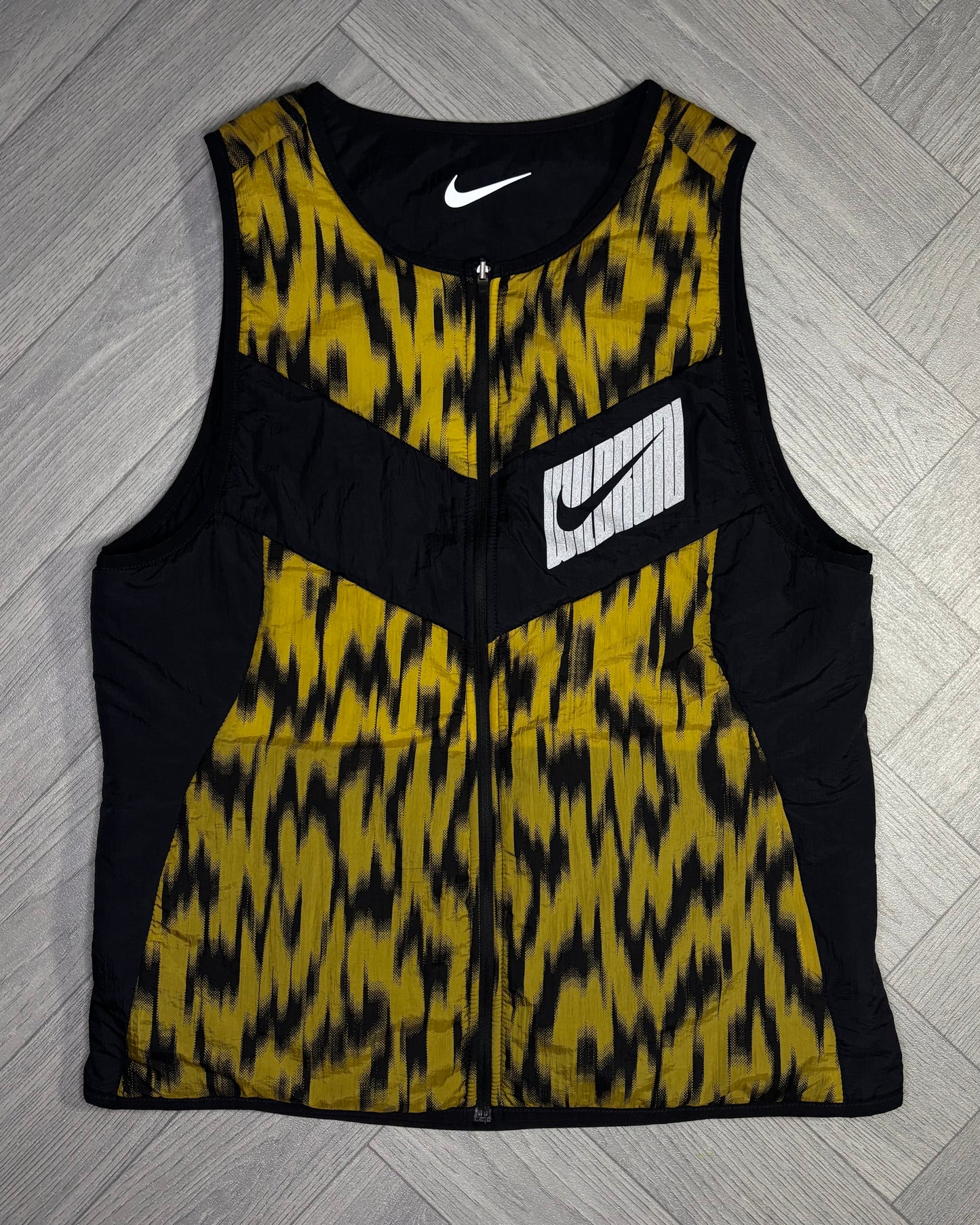 Nike AeroLayer Wild Run Reversible Gilet (M)