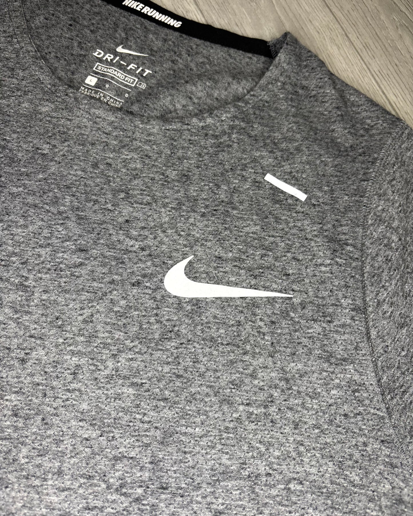 Nike Rise 365 Future Fast Tshirt (L)