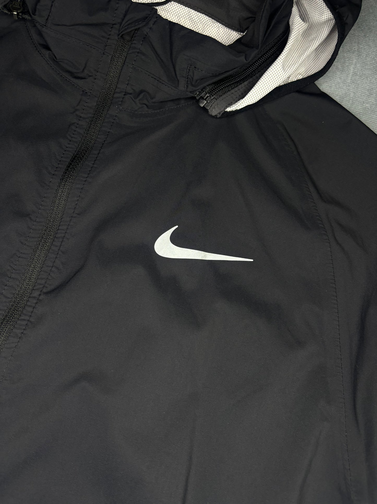 Nike Shield Lightweight Jacket (S)
