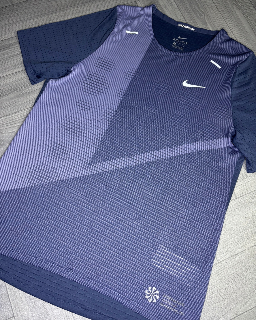 Nike Rise 365 Future Fast Tshirt (M)