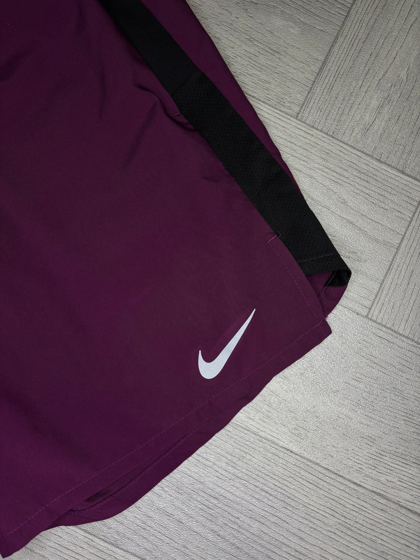 Nike Dri-Fit Challenger Running Shorts (S)