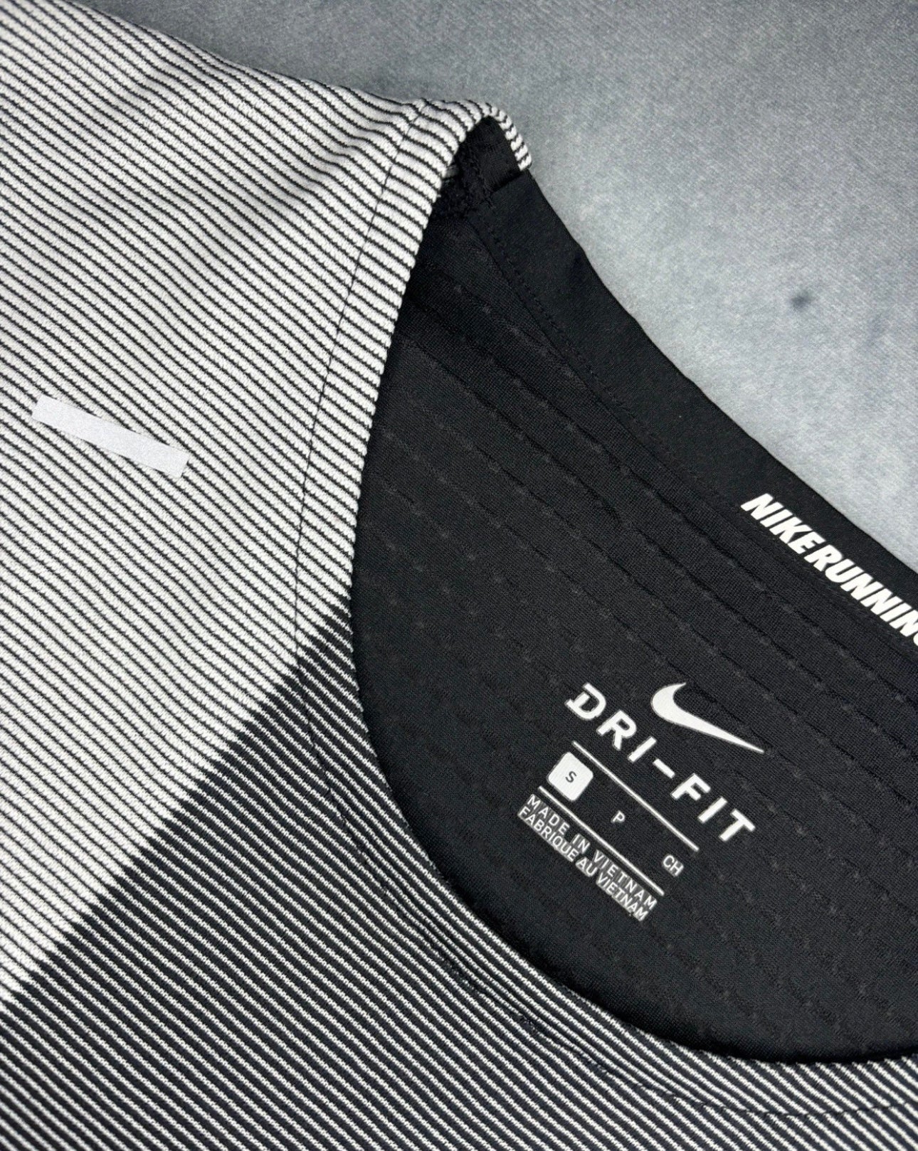 Nike Dri-Fit Rise 365 Future Fast Tshirt (S)