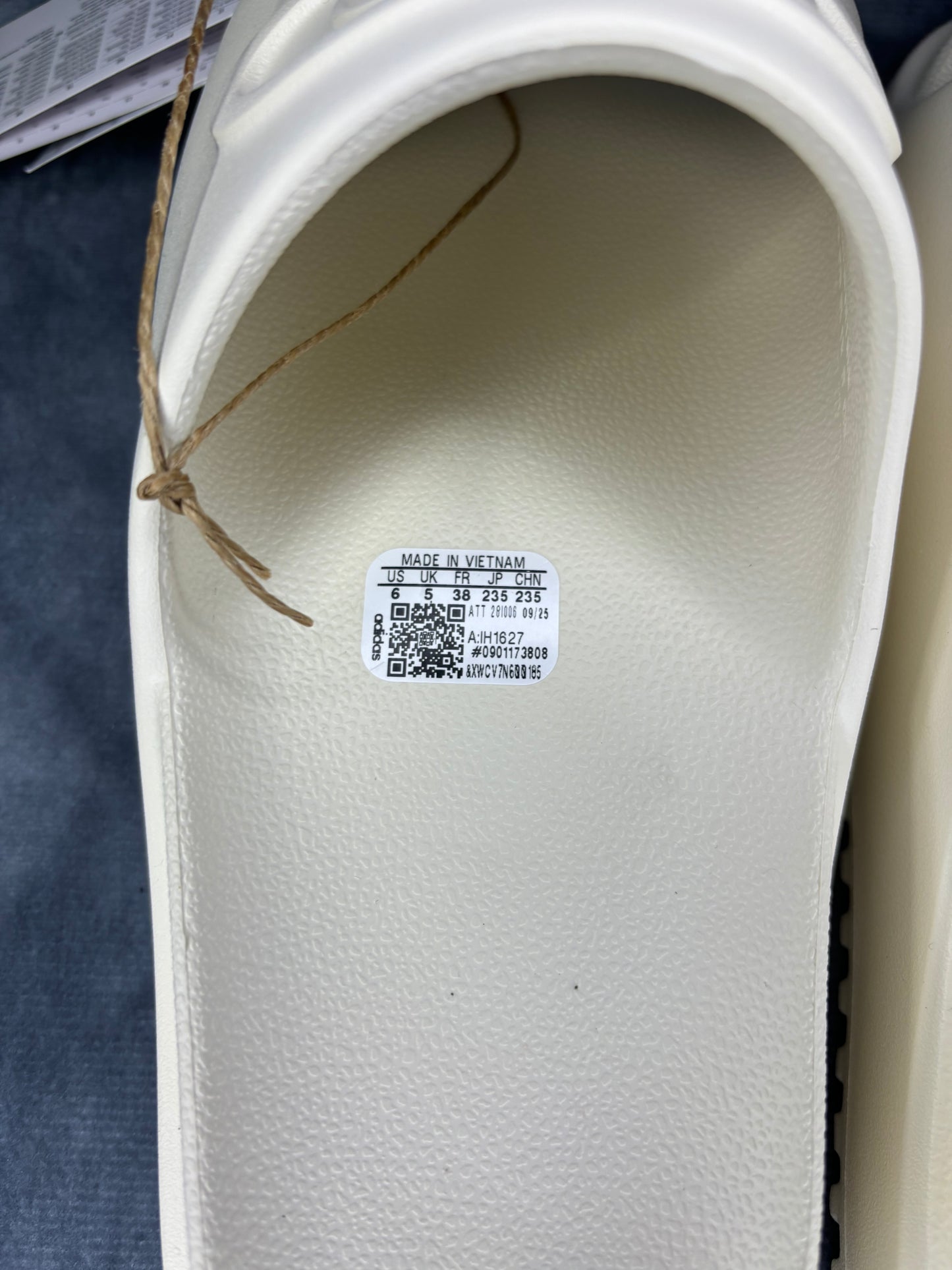 Adidas Campus 00s Slides (UK5)