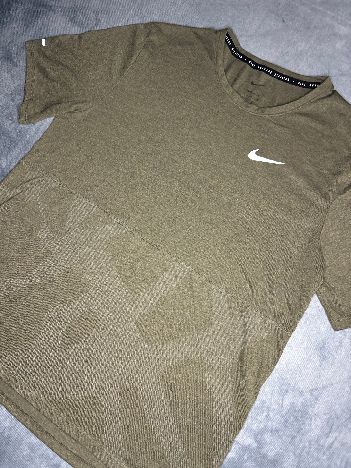 Nike Run Division Core Tshirt (M)