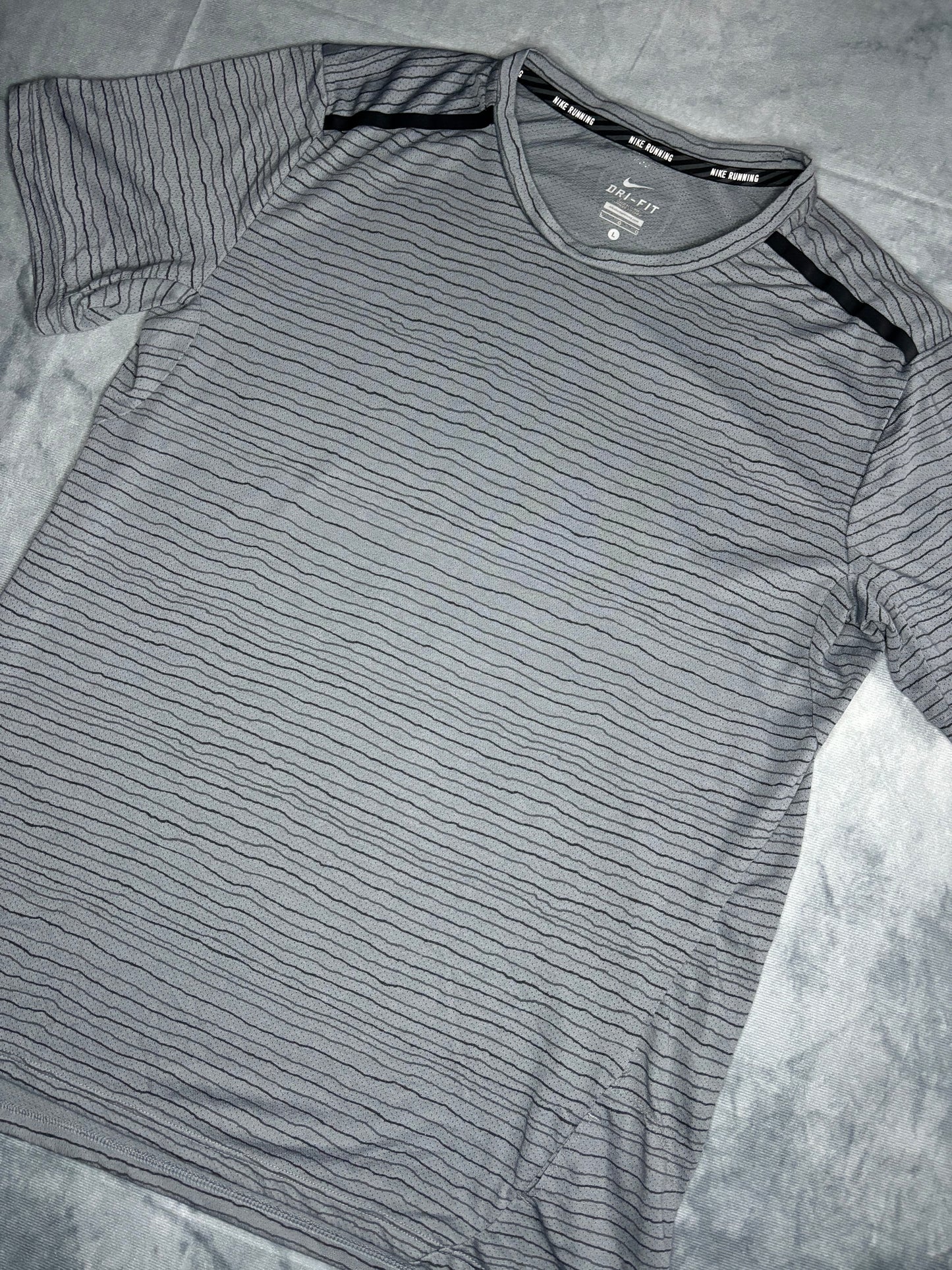 Nike Dri-Fit Tailwind Tshirt (L)