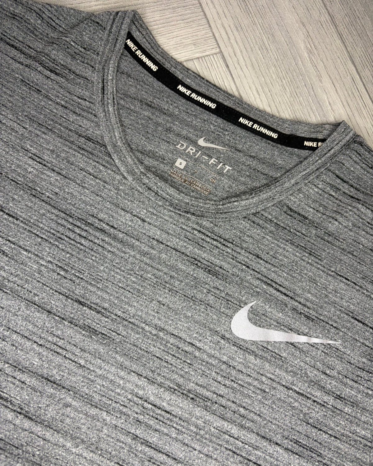 Nike Dri-Fit Essential Miler Tshirt (S)