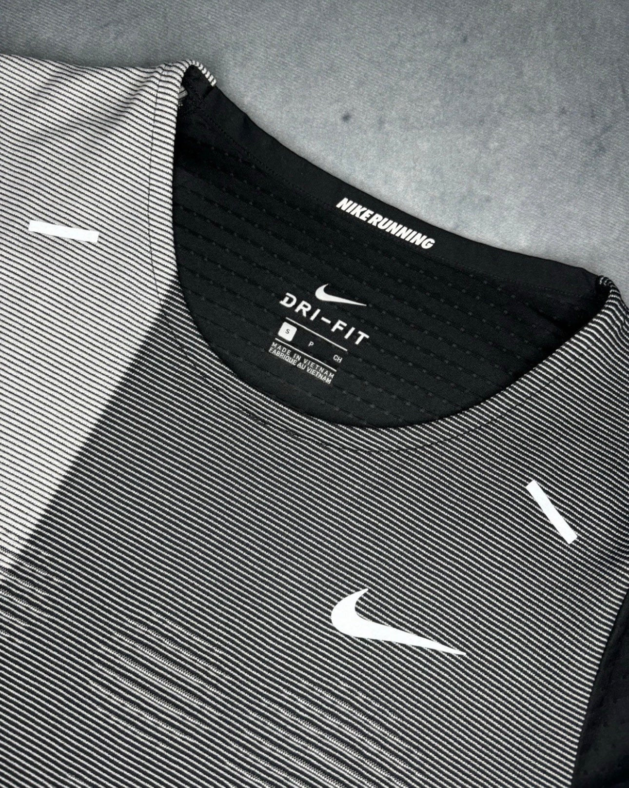 Nike Dri-Fit Rise 365 Future Fast Tshirt (S)