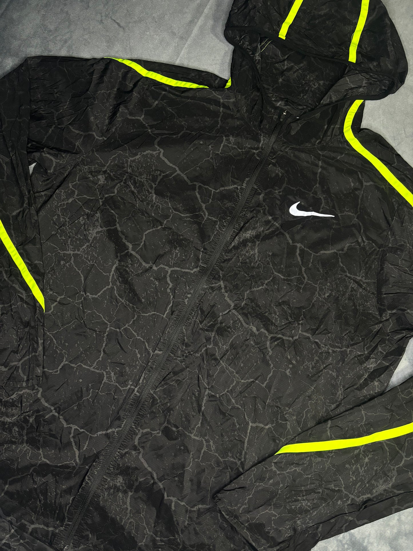 Nike Impossibly Light Crackled Jacket (M)