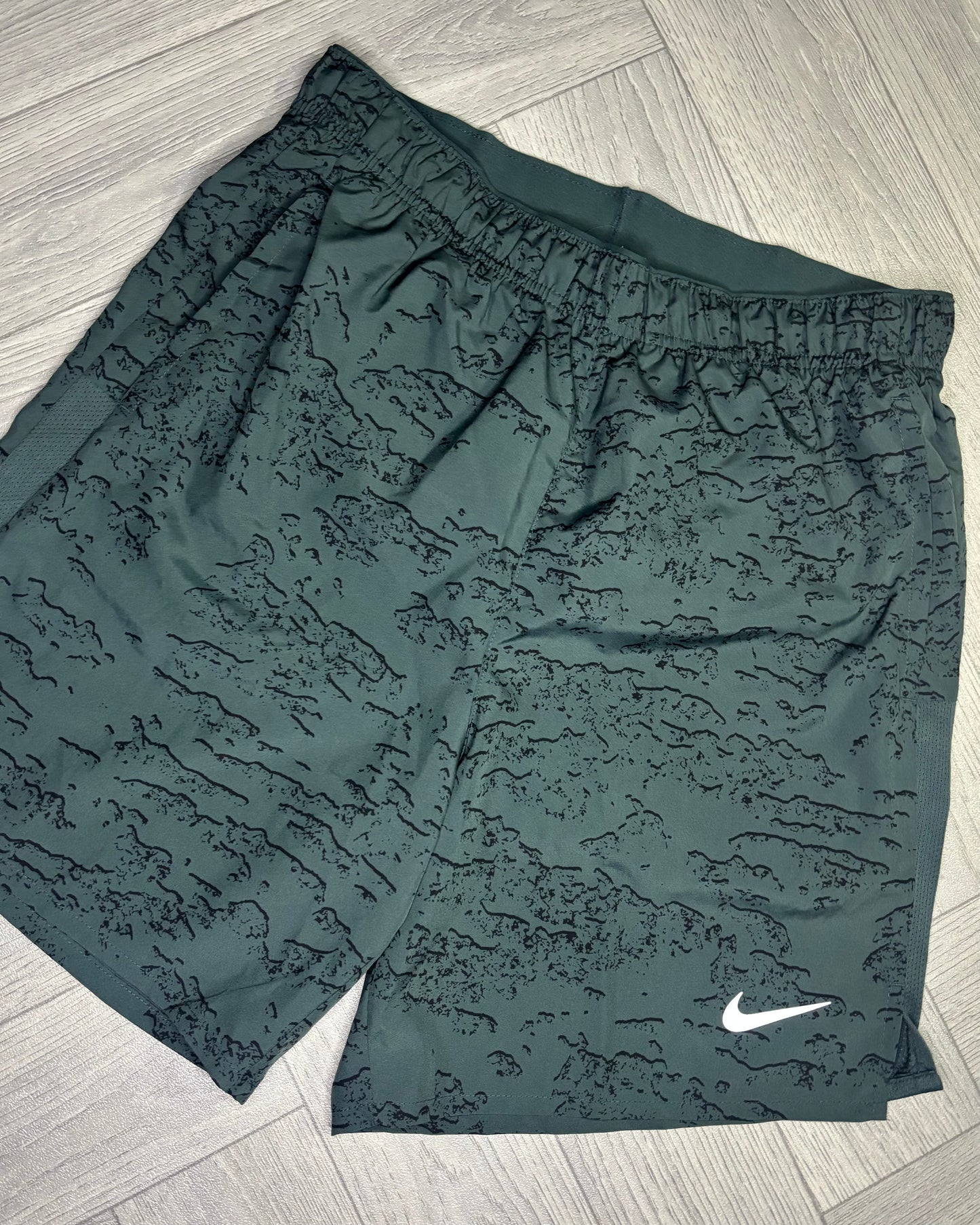 Nike Run Division Challenger Shorts (S)