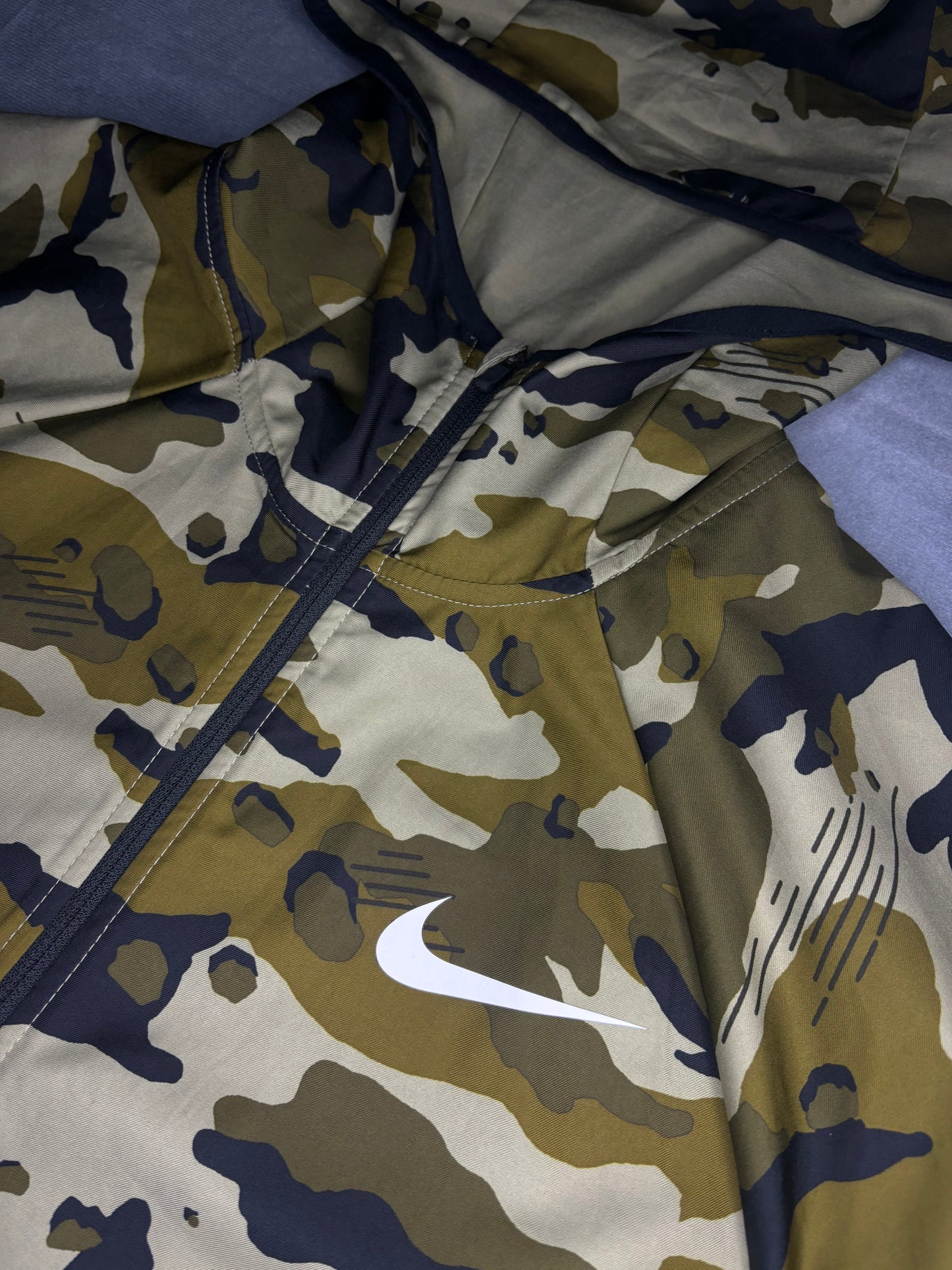 Nike Dri-Fit Camo Woven Training Jacket (L)