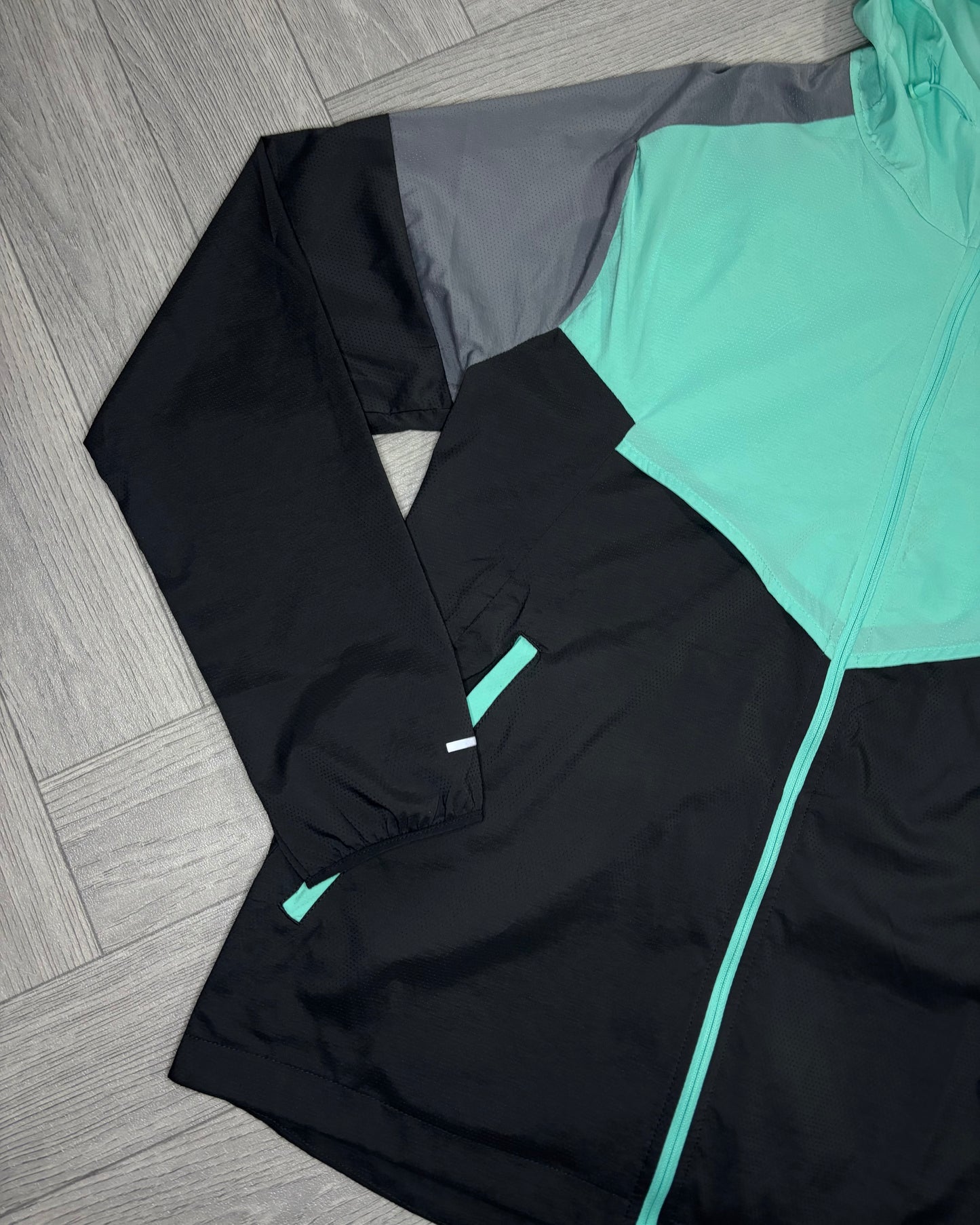 Nike WindRunner Jacket - Hyper Turquoise (S)