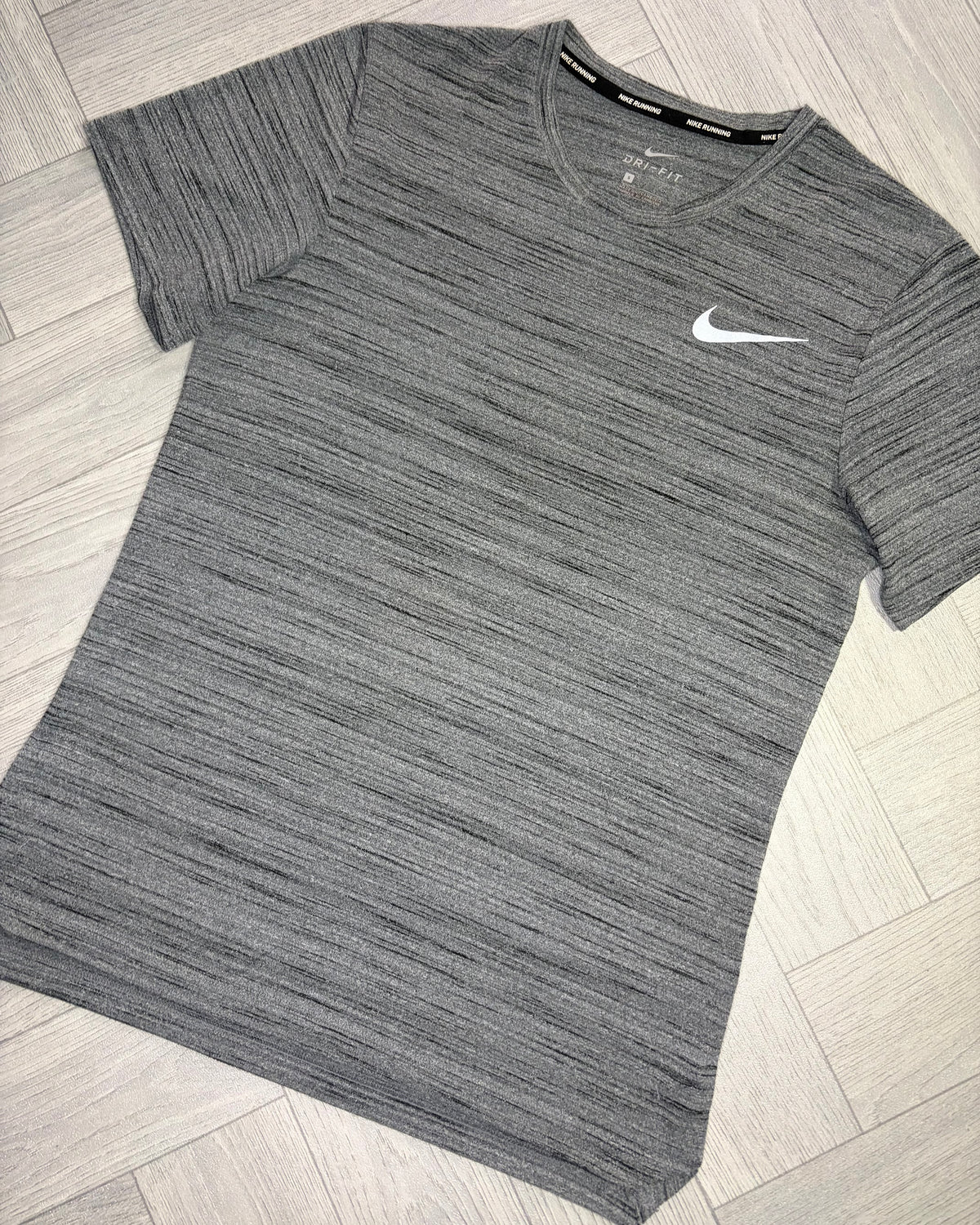 Nike Dri-Fit Essential Miler Tshirt (S)